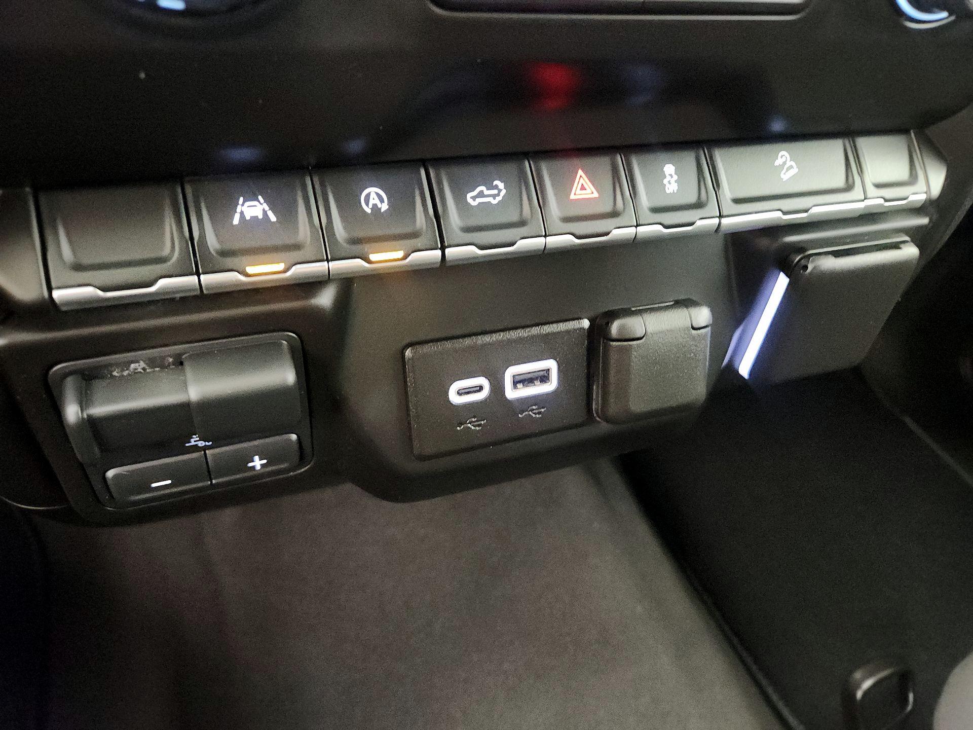 Thumbnail: 2024 Chevrolet Silverado 1500 - 18