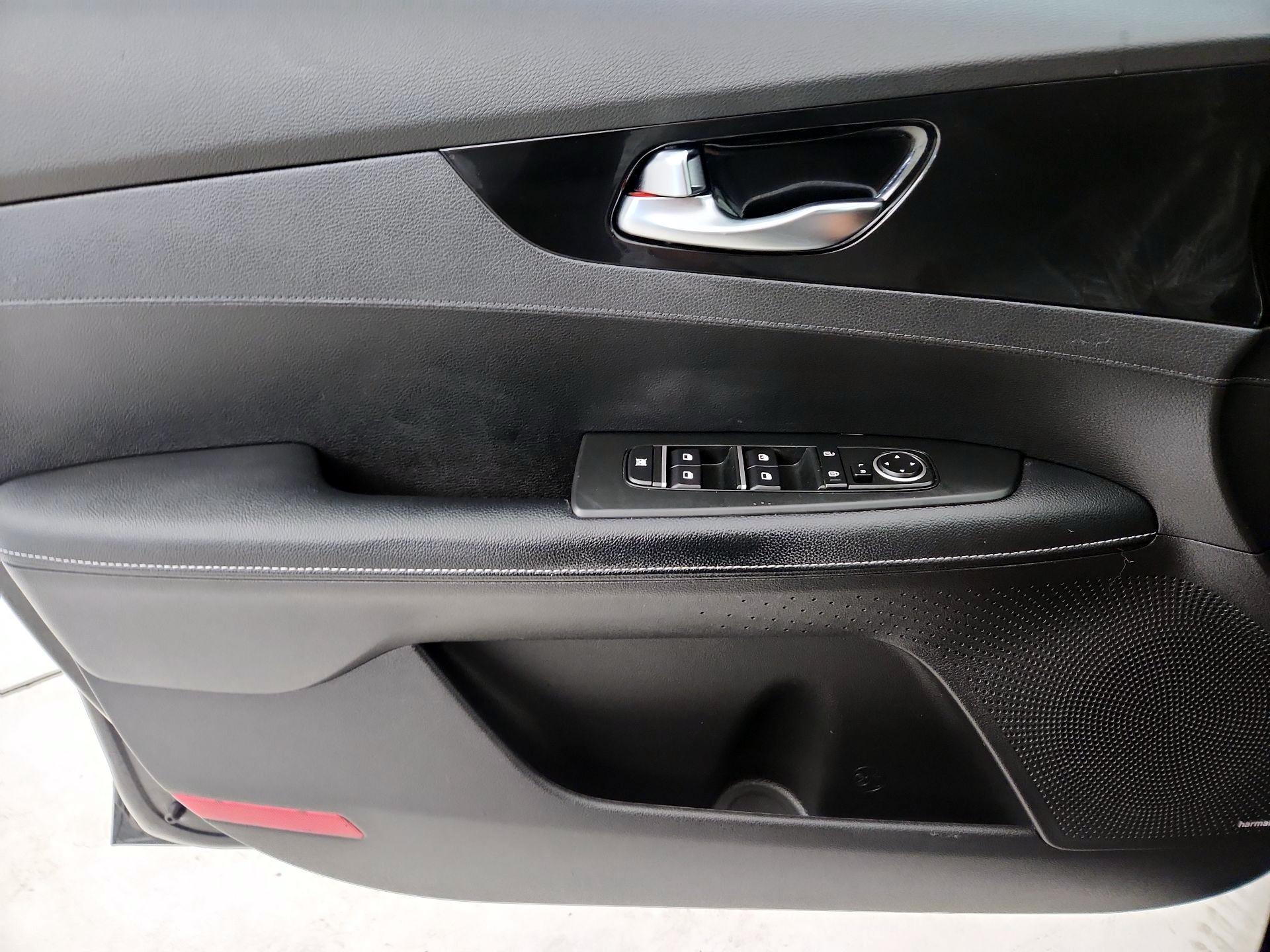 Thumbnail: 2021 Kia Forte - 12