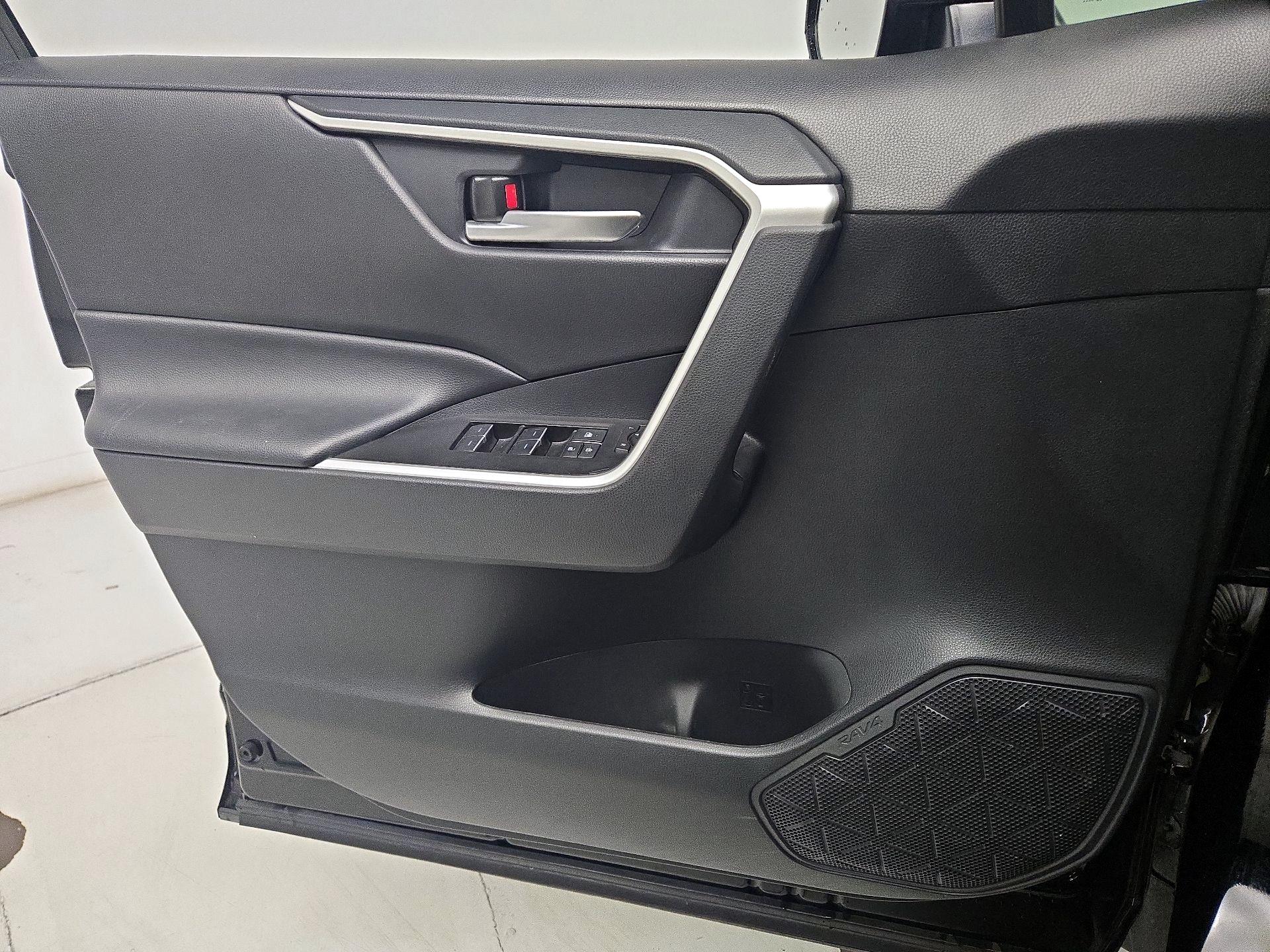 Thumbnail: 2024 Toyota RAV4 - 12