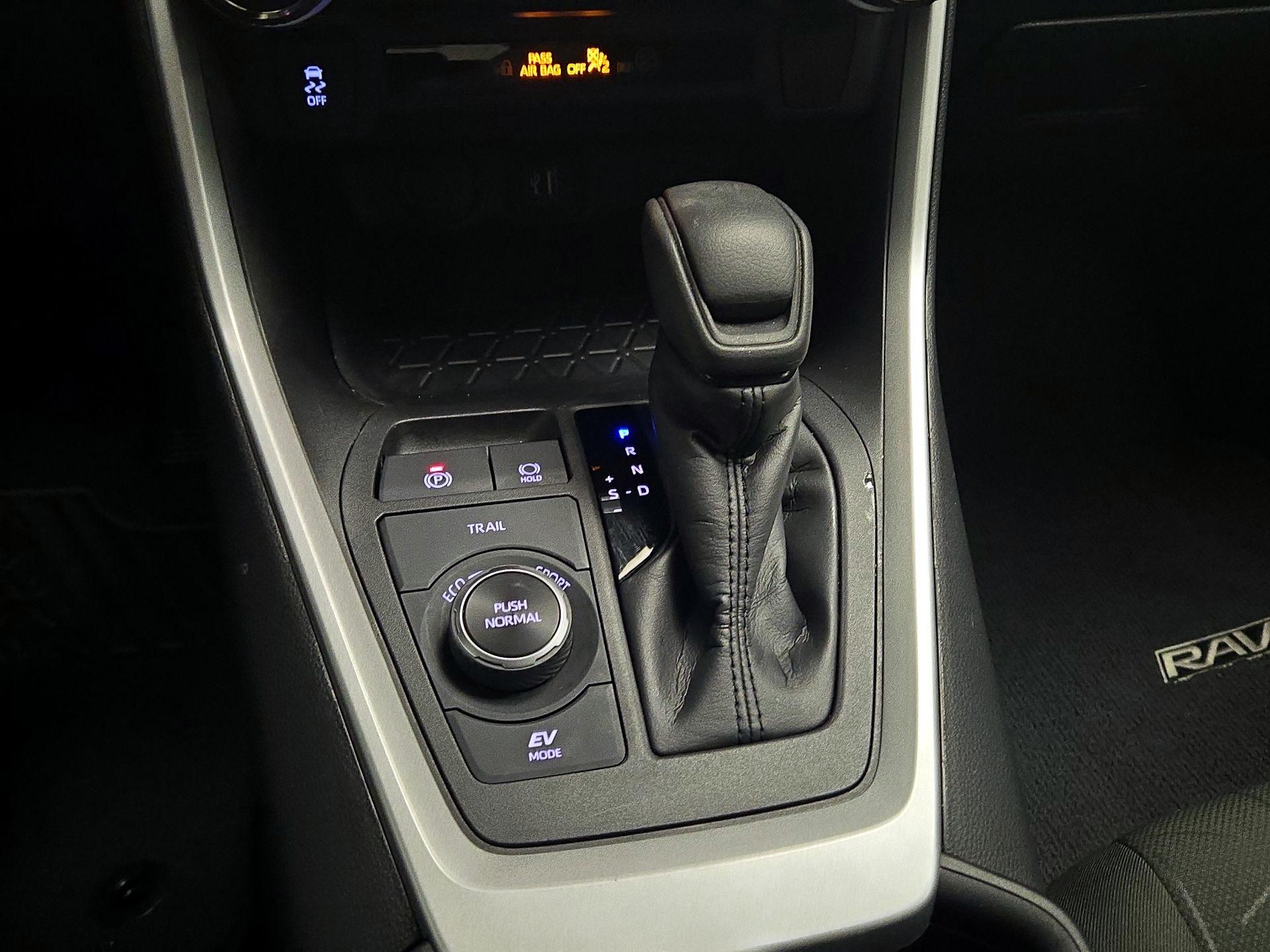 Thumbnail: 2024 Toyota RAV4 - 17