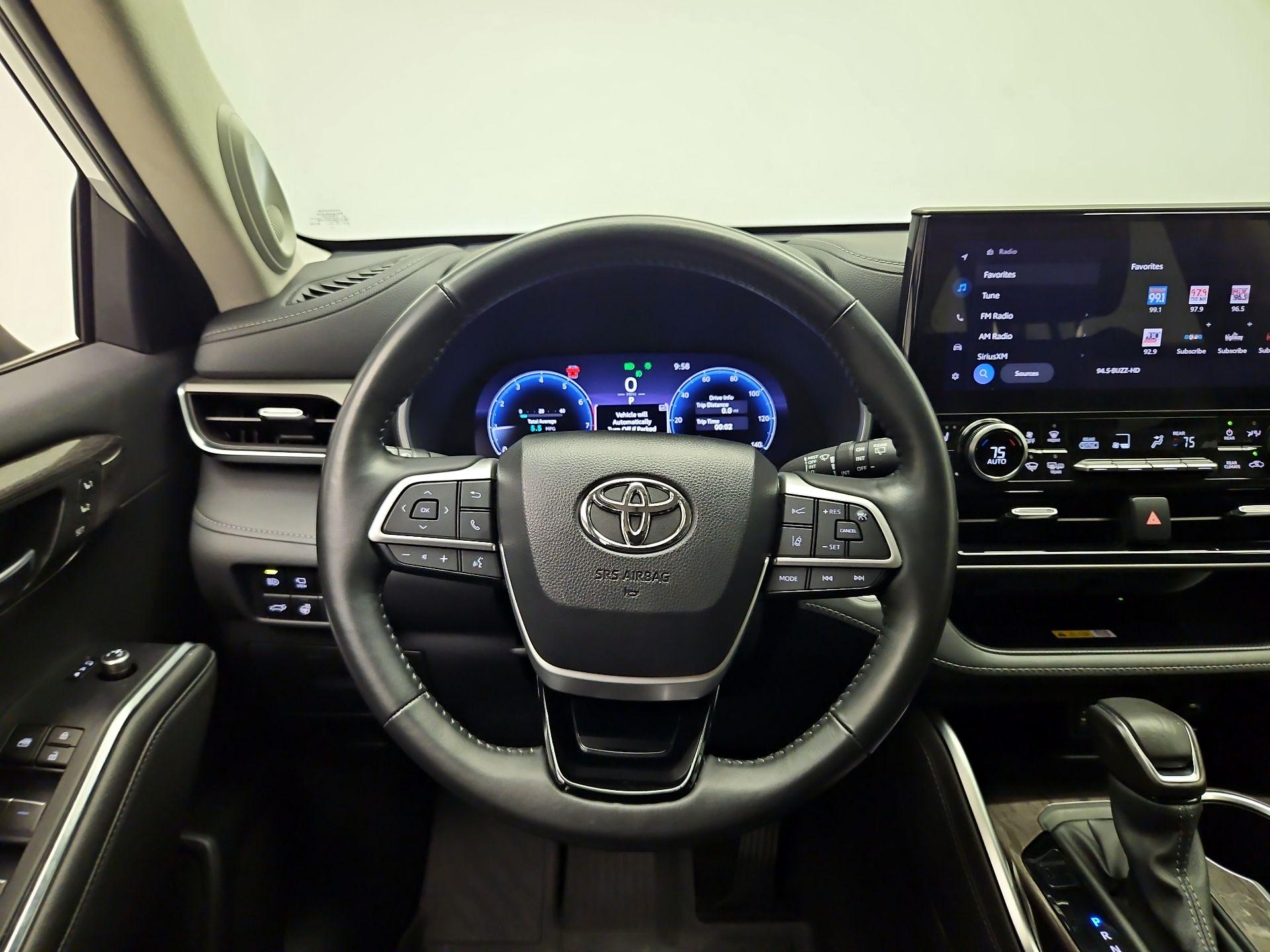 Thumbnail: 2024 Toyota Highlander - 10