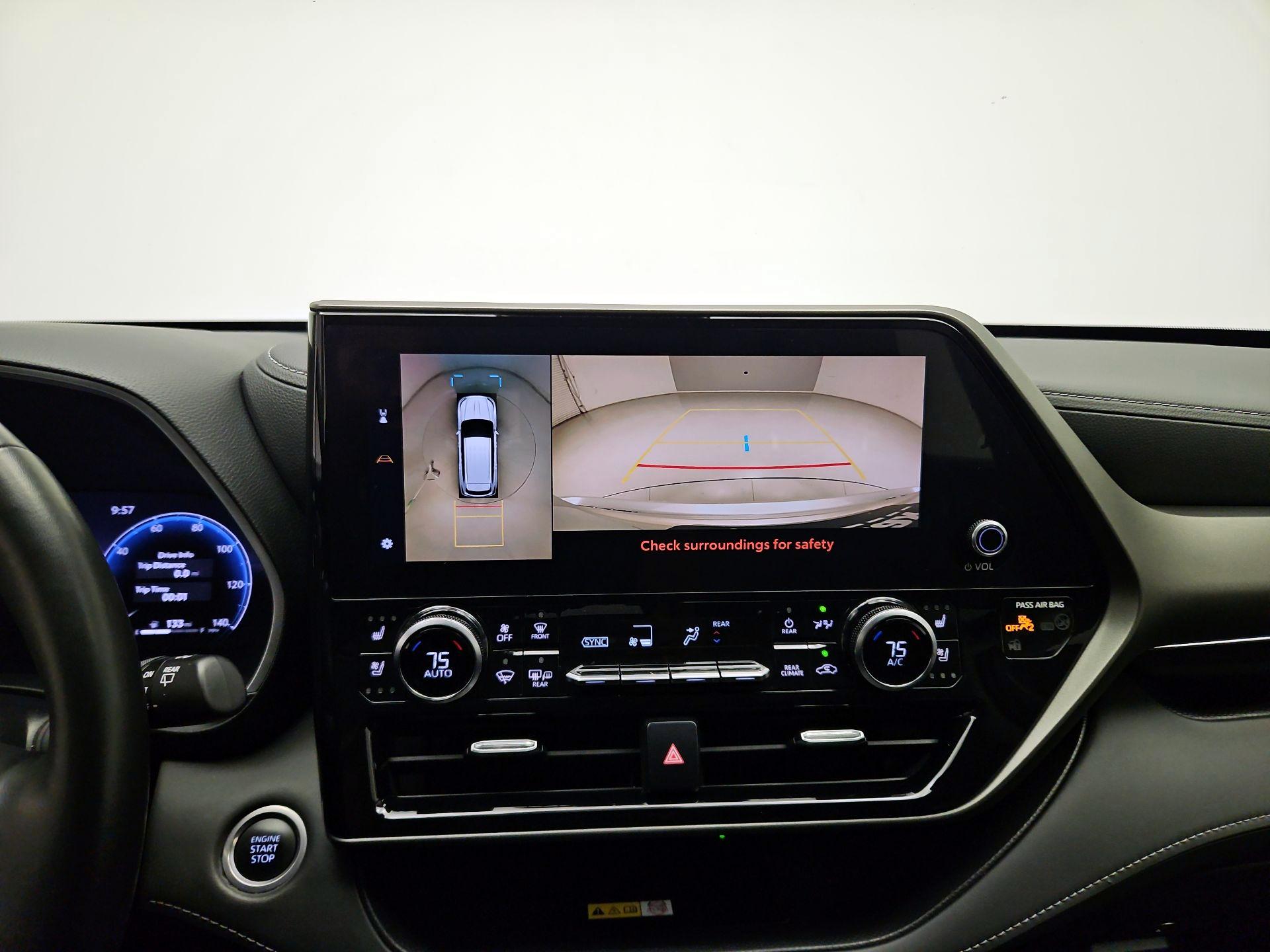 Thumbnail: 2024 Toyota Highlander - 13