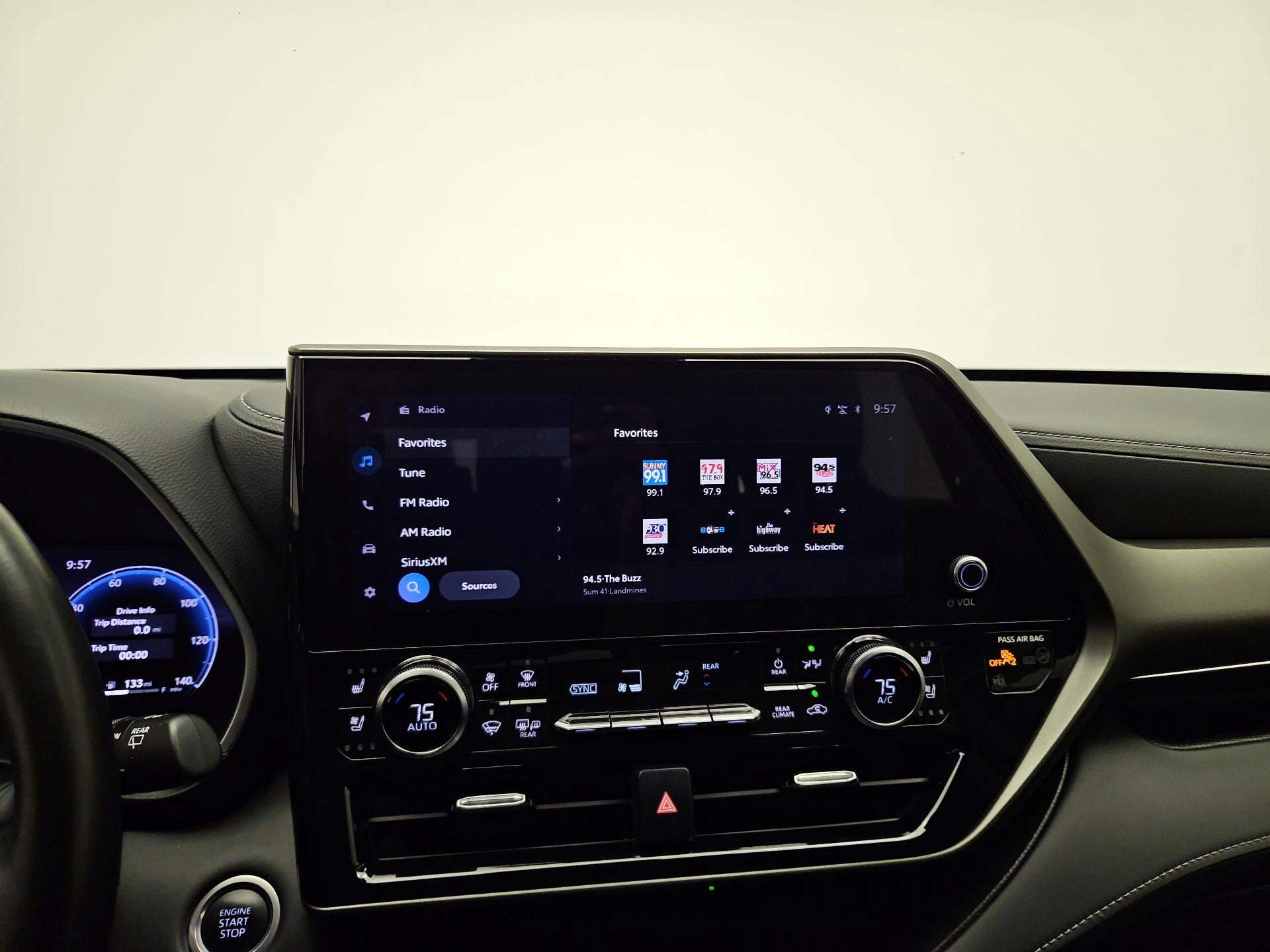 Thumbnail: 2024 Toyota Highlander - 14