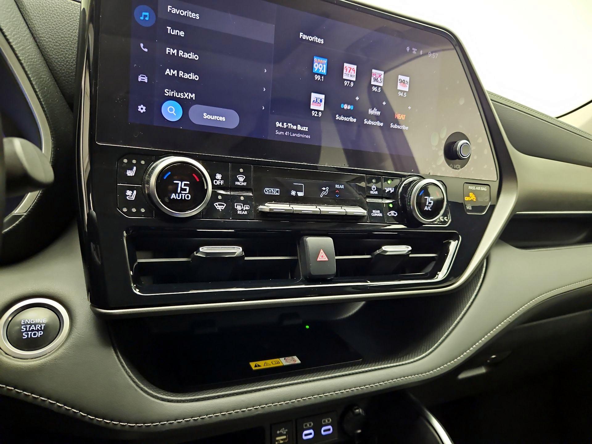 Thumbnail: 2024 Toyota Highlander - 15