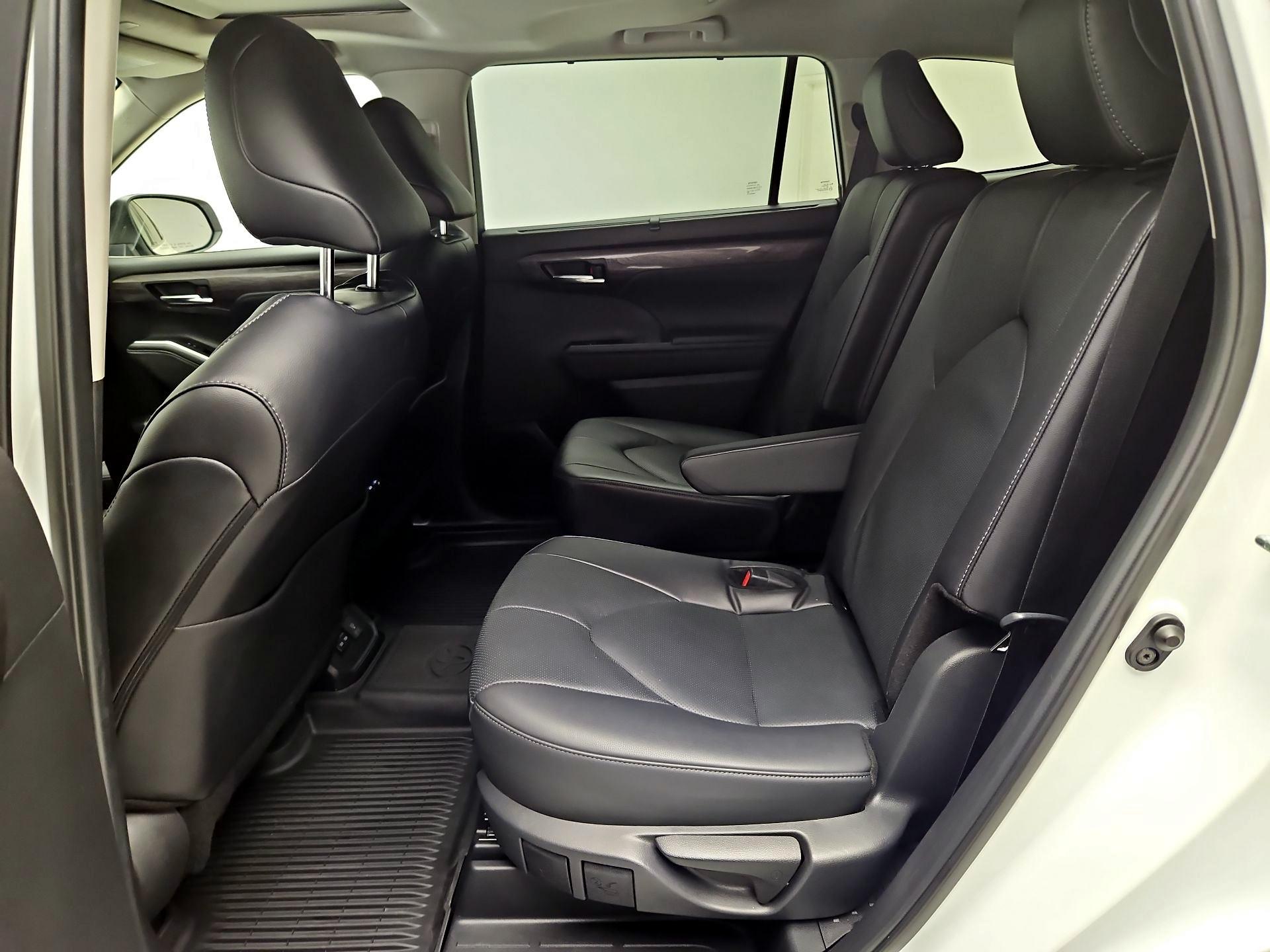 Thumbnail: 2024 Toyota Highlander - 17