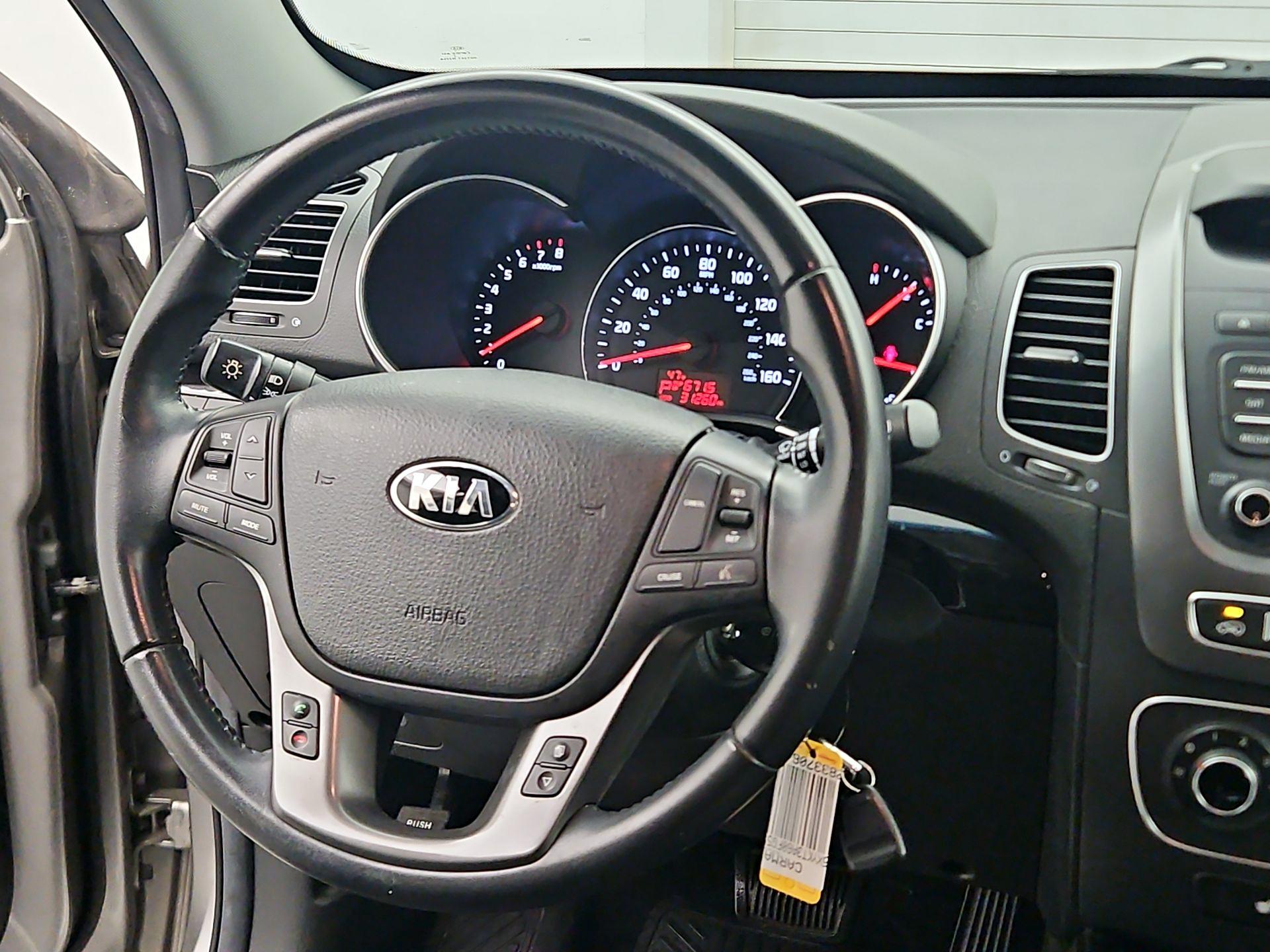 Thumbnail: 2015 Kia Sorento - 10