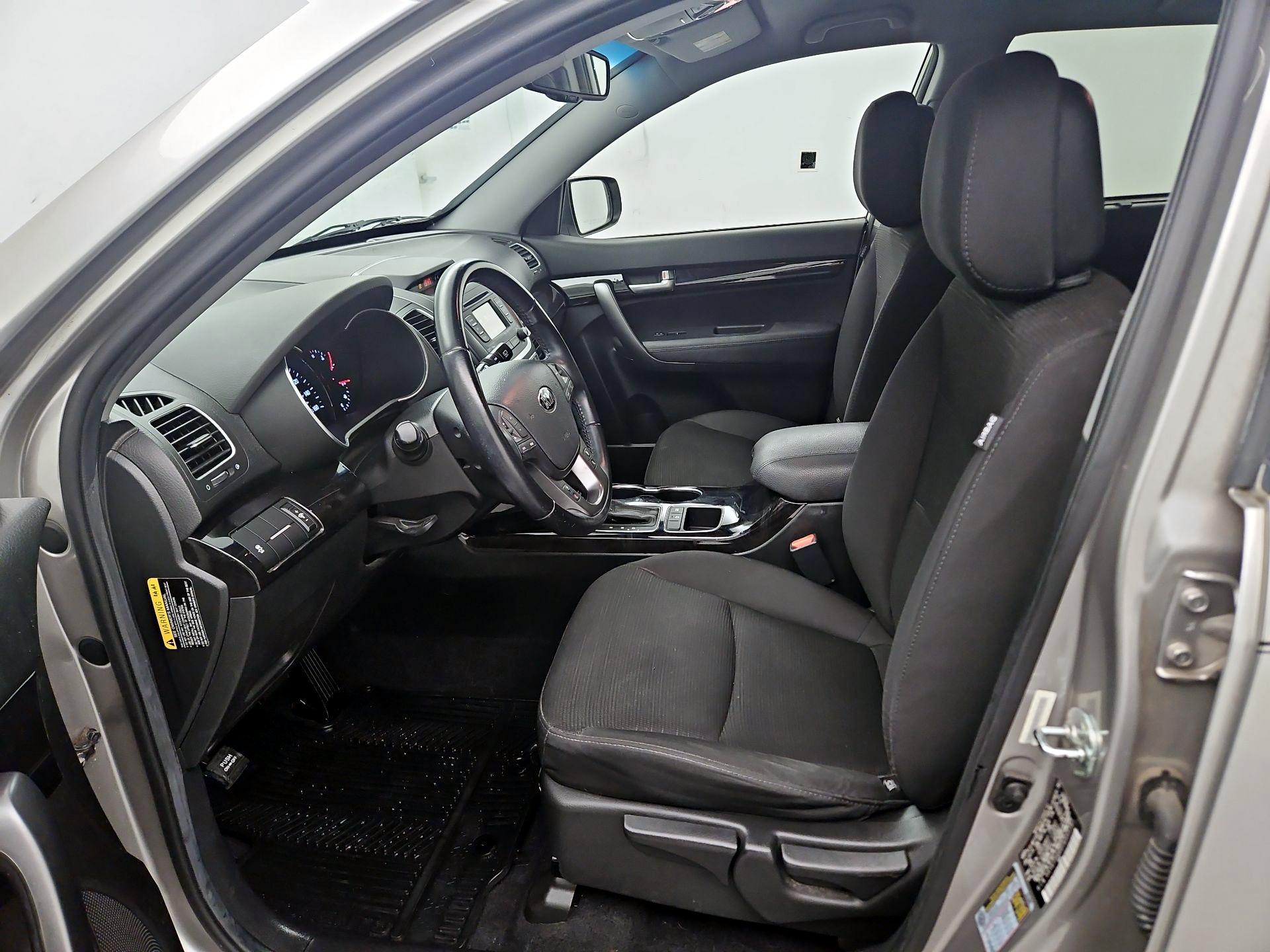 Thumbnail: 2015 Kia Sorento - 11