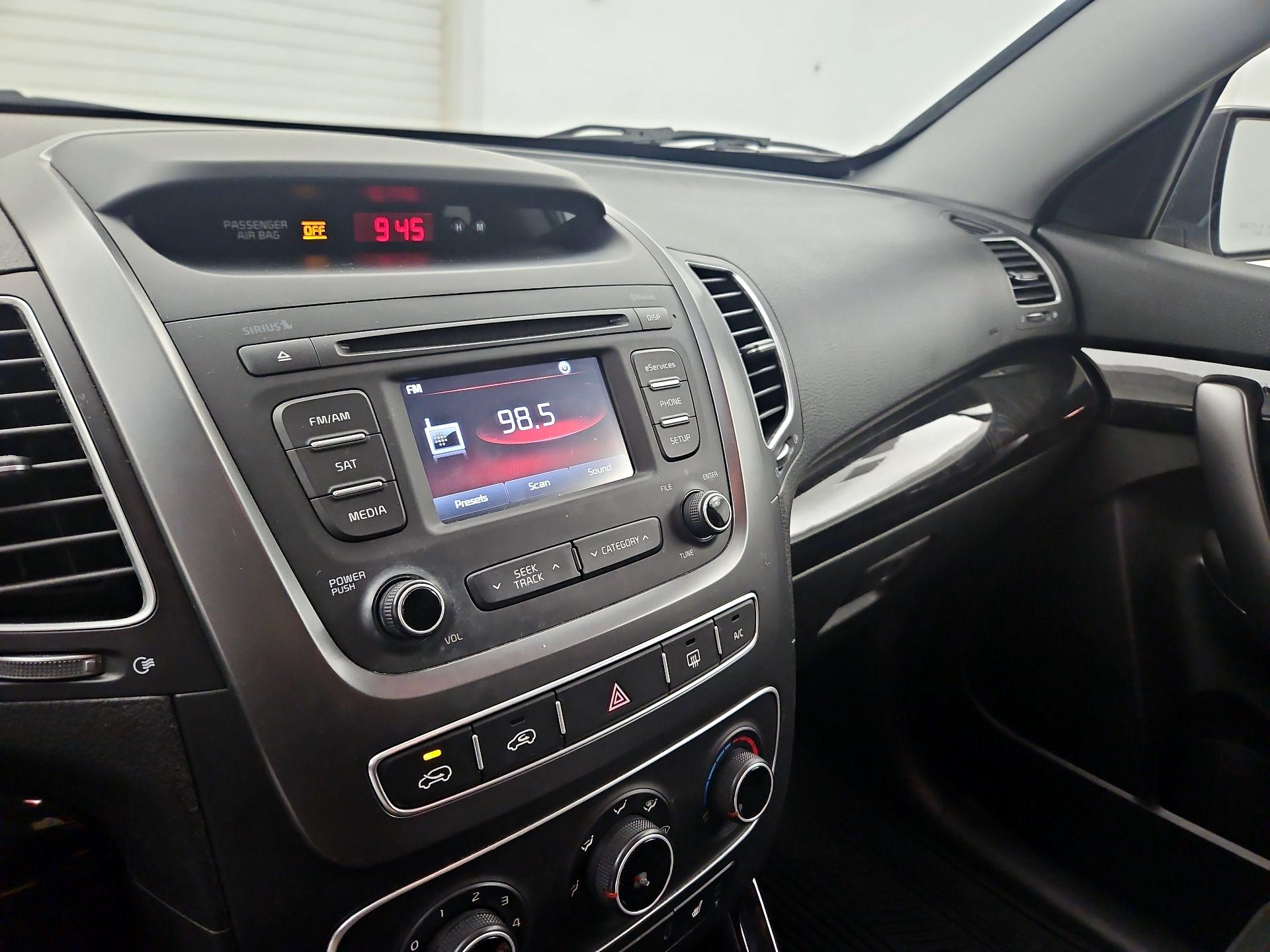 Thumbnail: 2015 Kia Sorento - 13