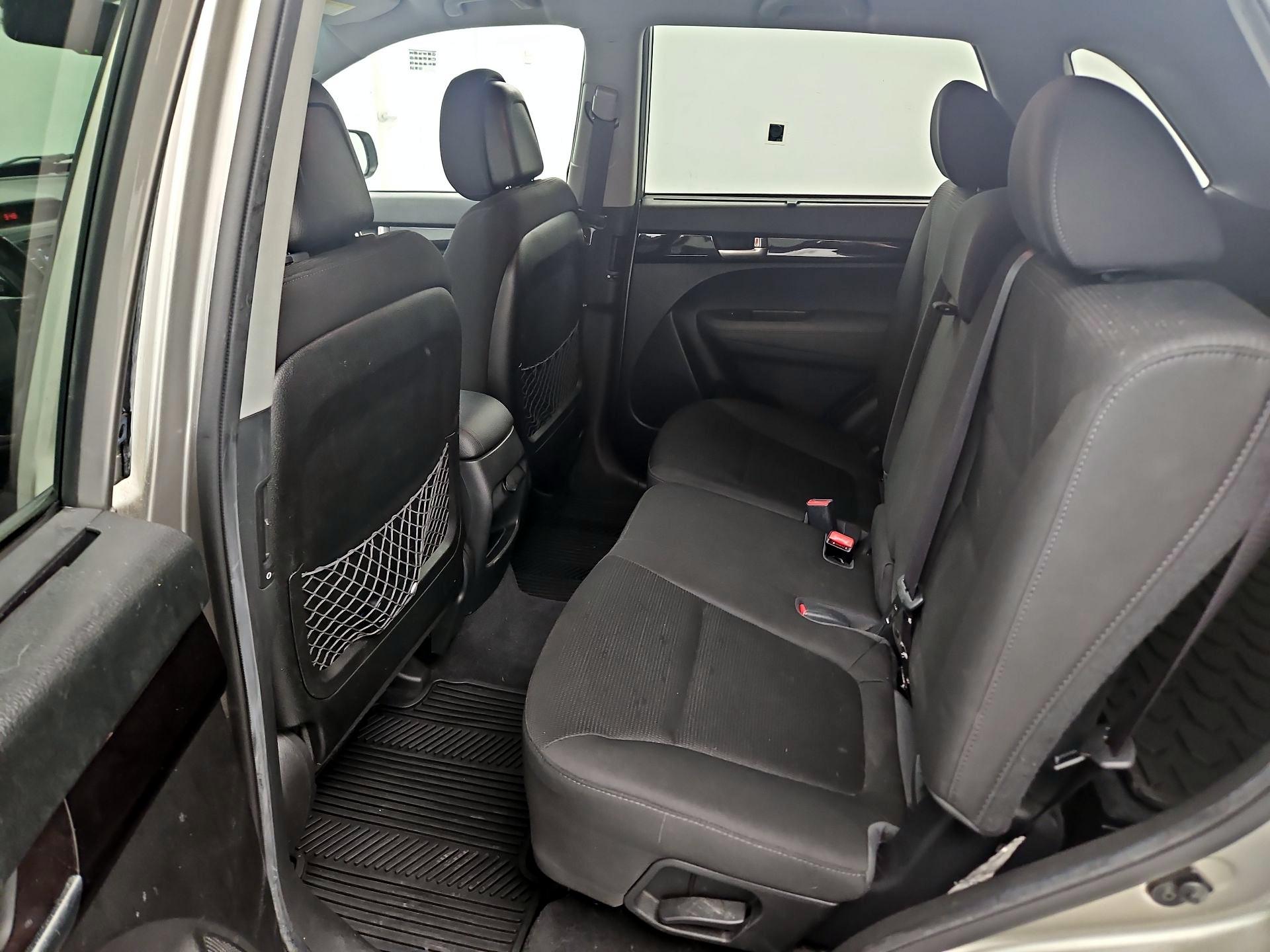Thumbnail: 2015 Kia Sorento - 16
