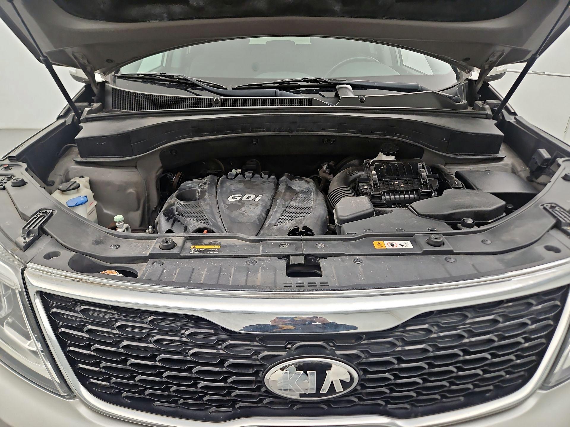 Thumbnail: 2015 Kia Sorento - 18