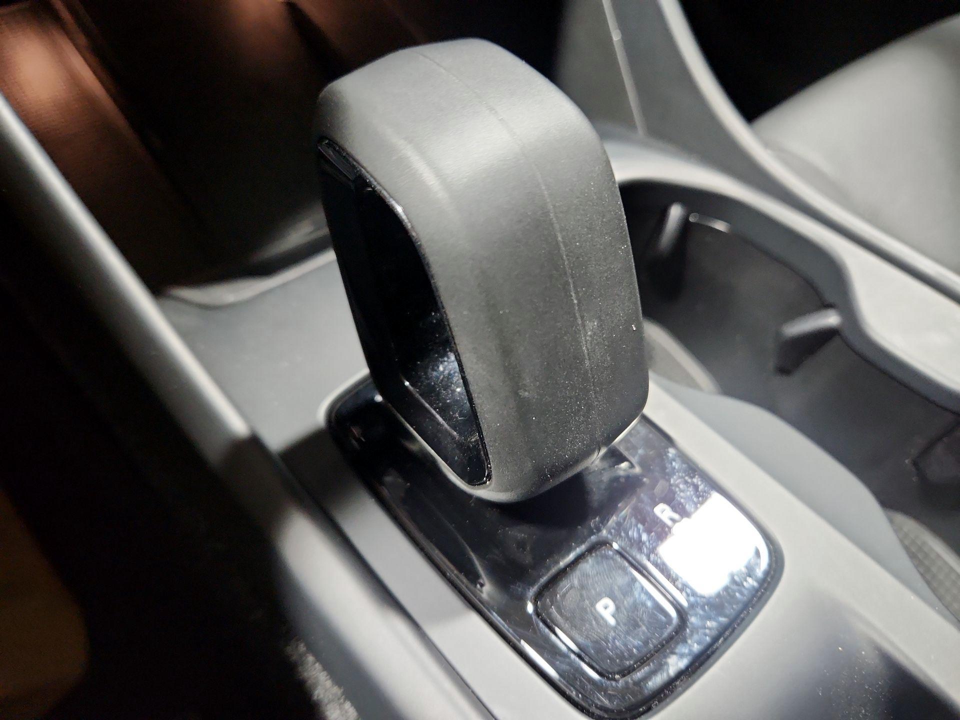 Thumbnail: 2025 Volvo XC40 - 15