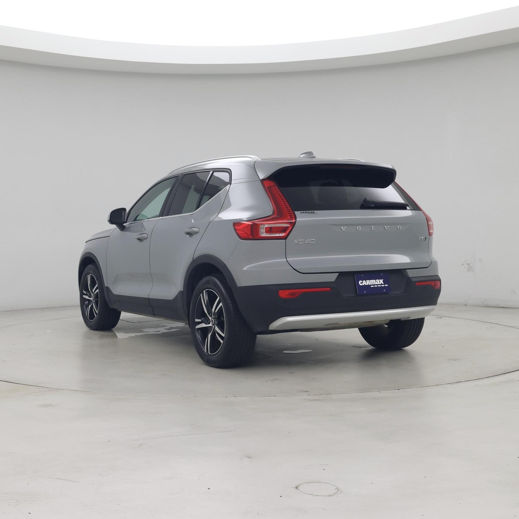 Thumbnail: 2025 Volvo XC40 - 2