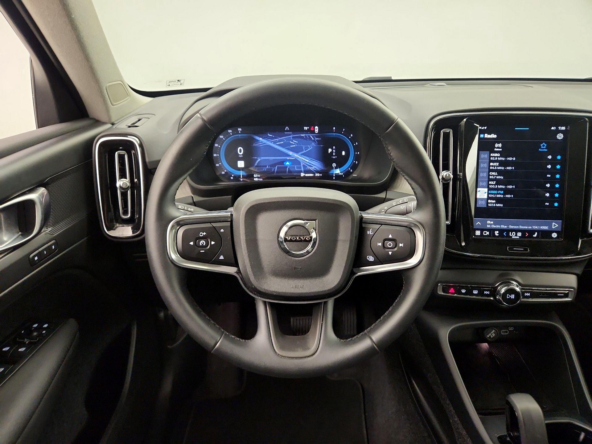 Thumbnail: 2025 Volvo XC40 - 10