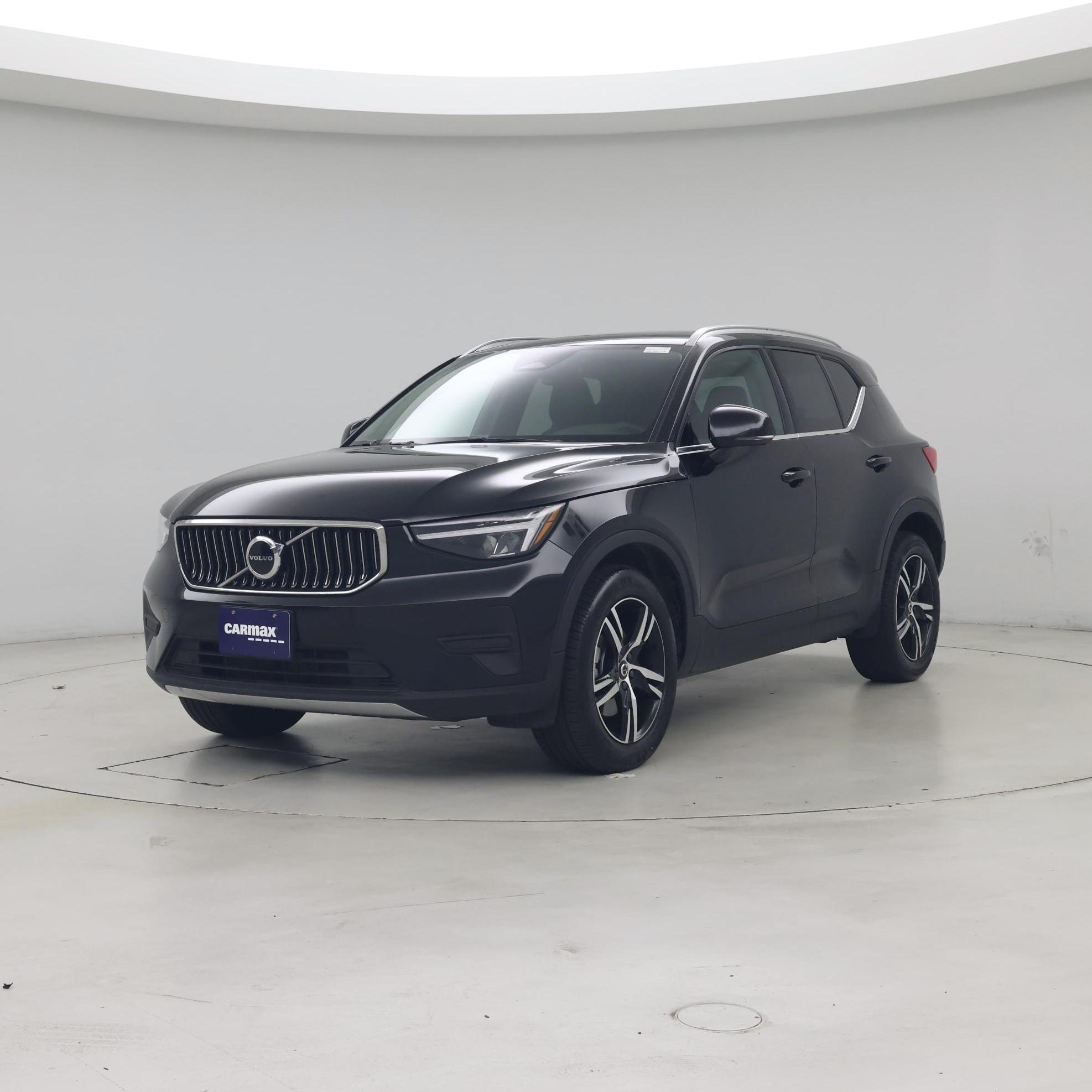 Thumbnail: 2025 Volvo XC40 - 4