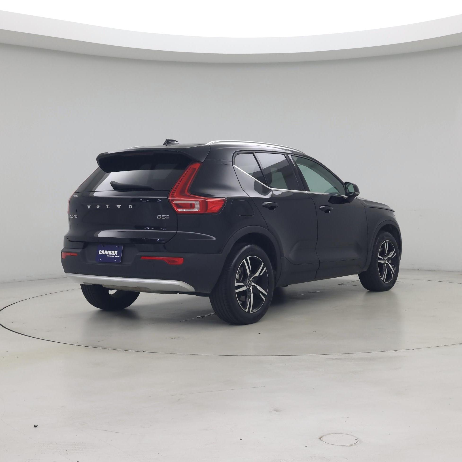 Thumbnail: 2025 Volvo XC40 - 8