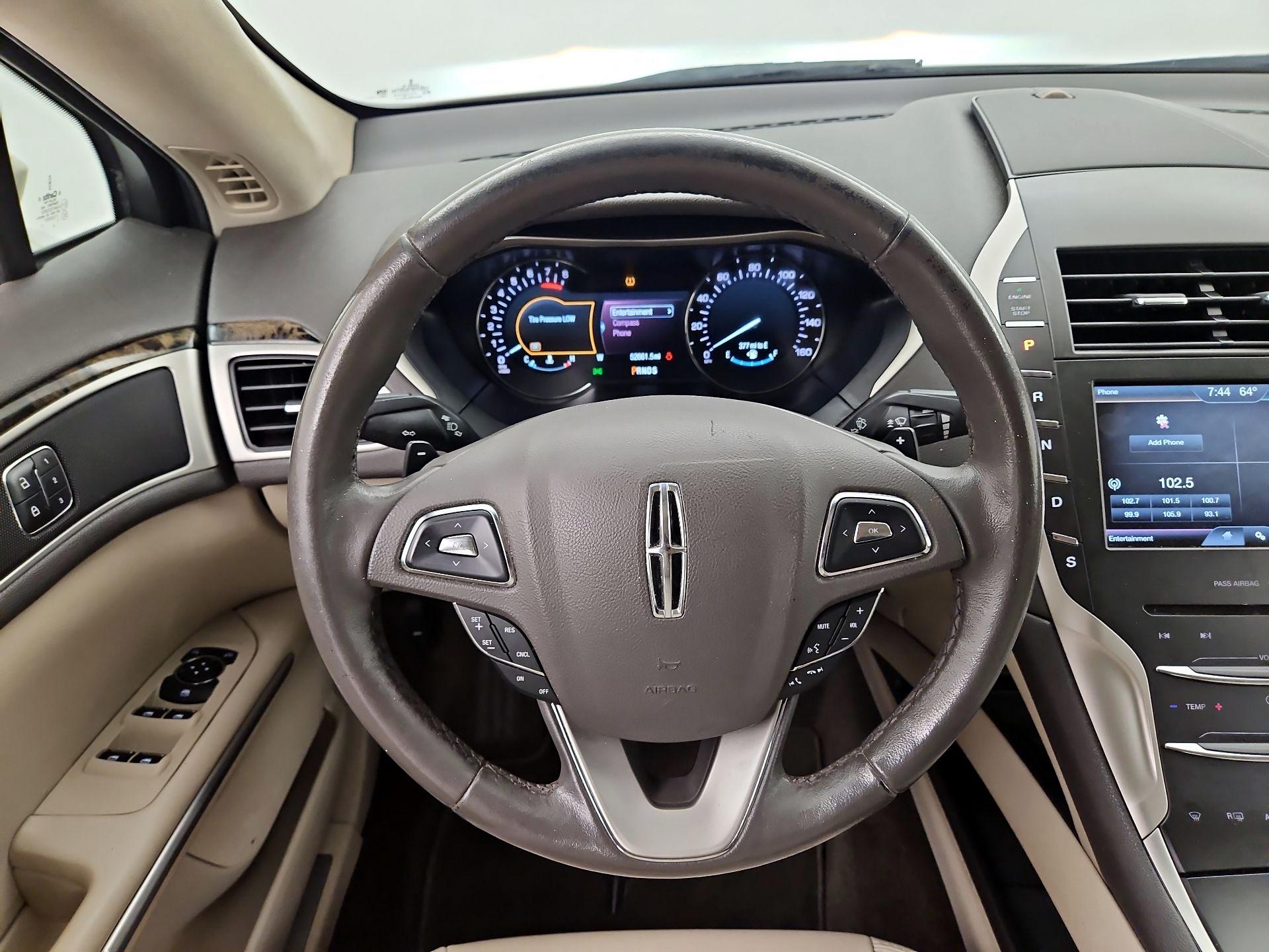 Thumbnail: 2016 Lincoln MKZ - 10