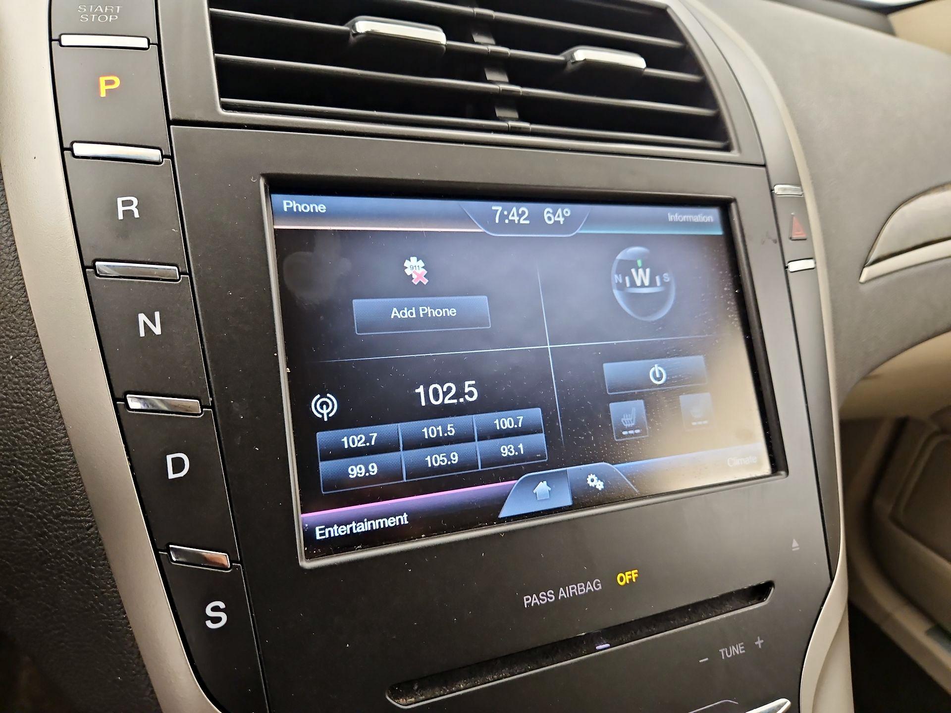 Thumbnail: 2016 Lincoln MKZ - 15