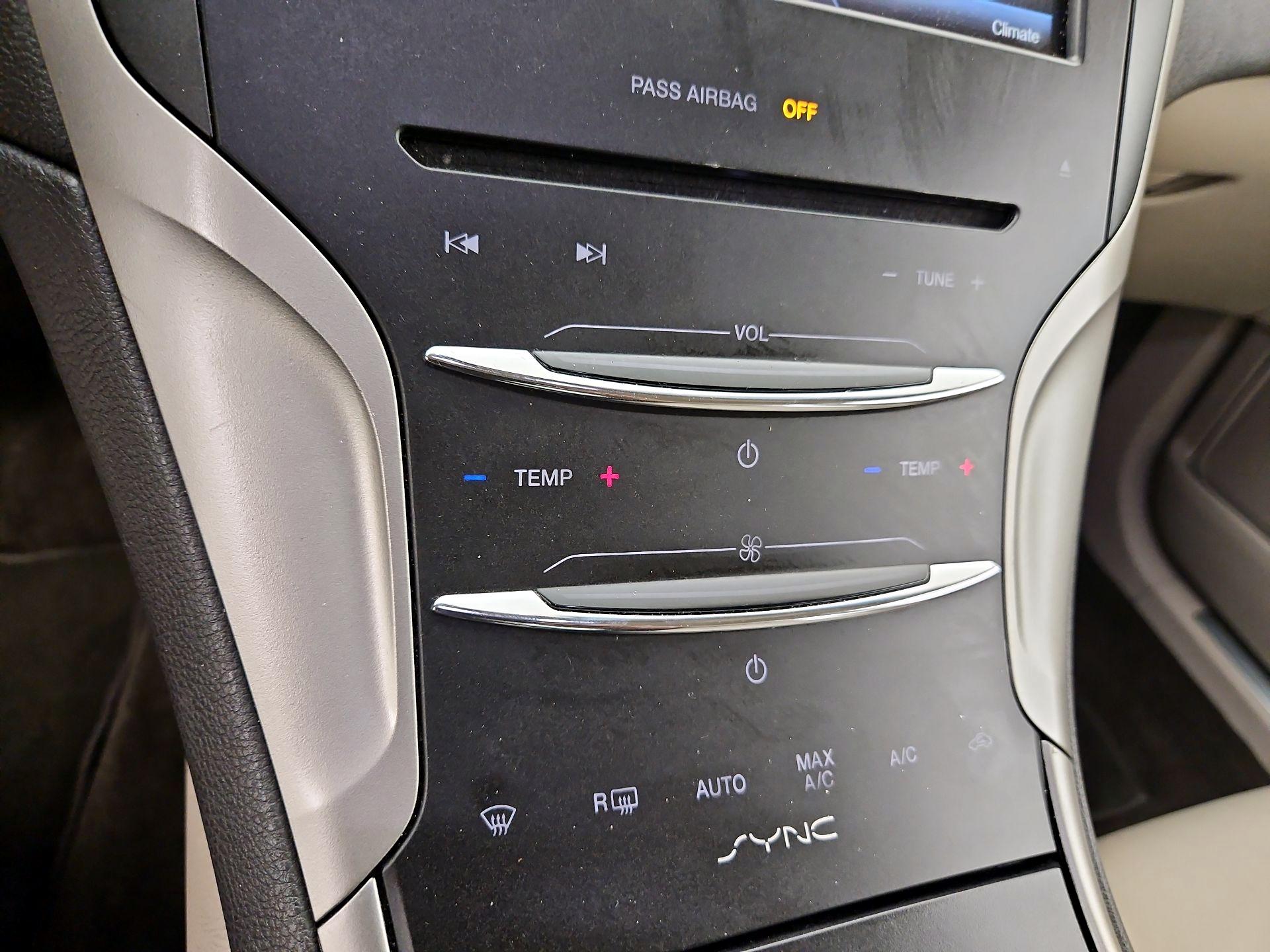 Thumbnail: 2016 Lincoln MKZ - 16