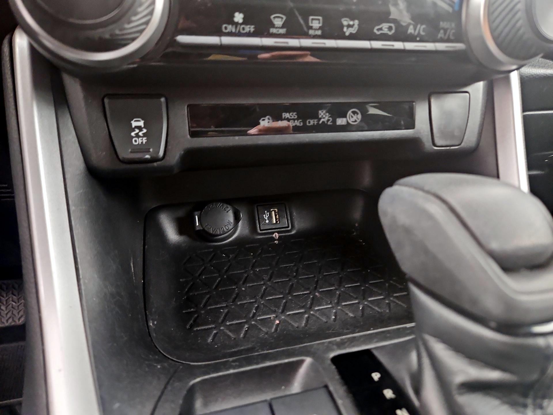 Thumbnail: 2023 Toyota RAV4 - 18