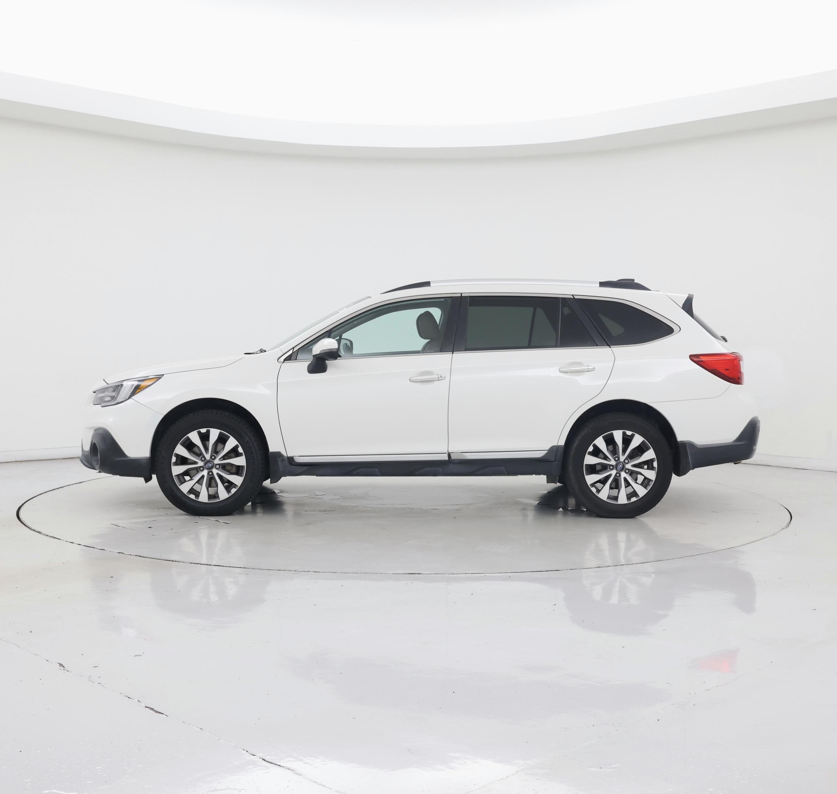 Thumbnail: 2018 Subaru Outback - 3