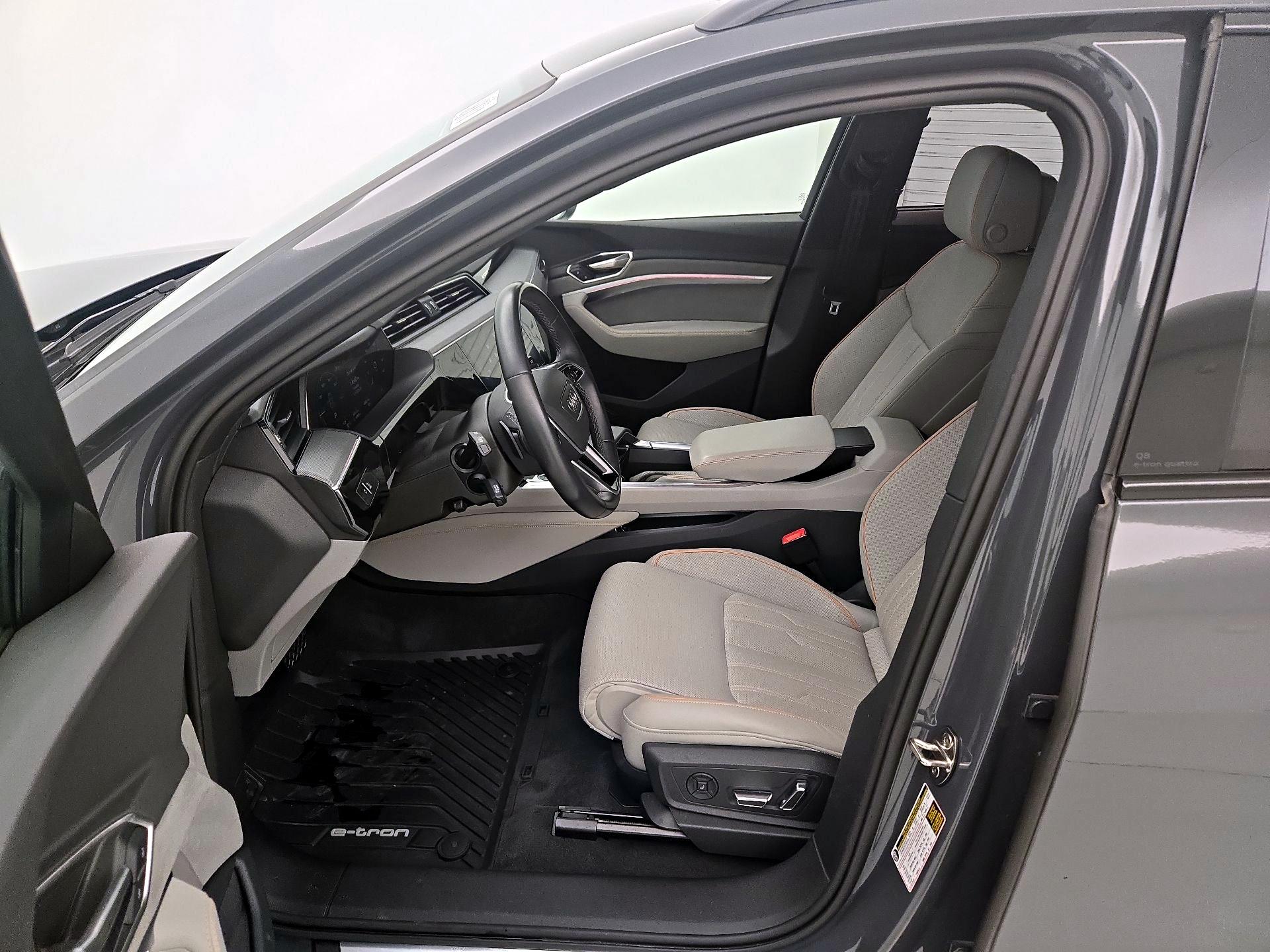 Thumbnail: 2024 Audi Q8 e-tron - 11