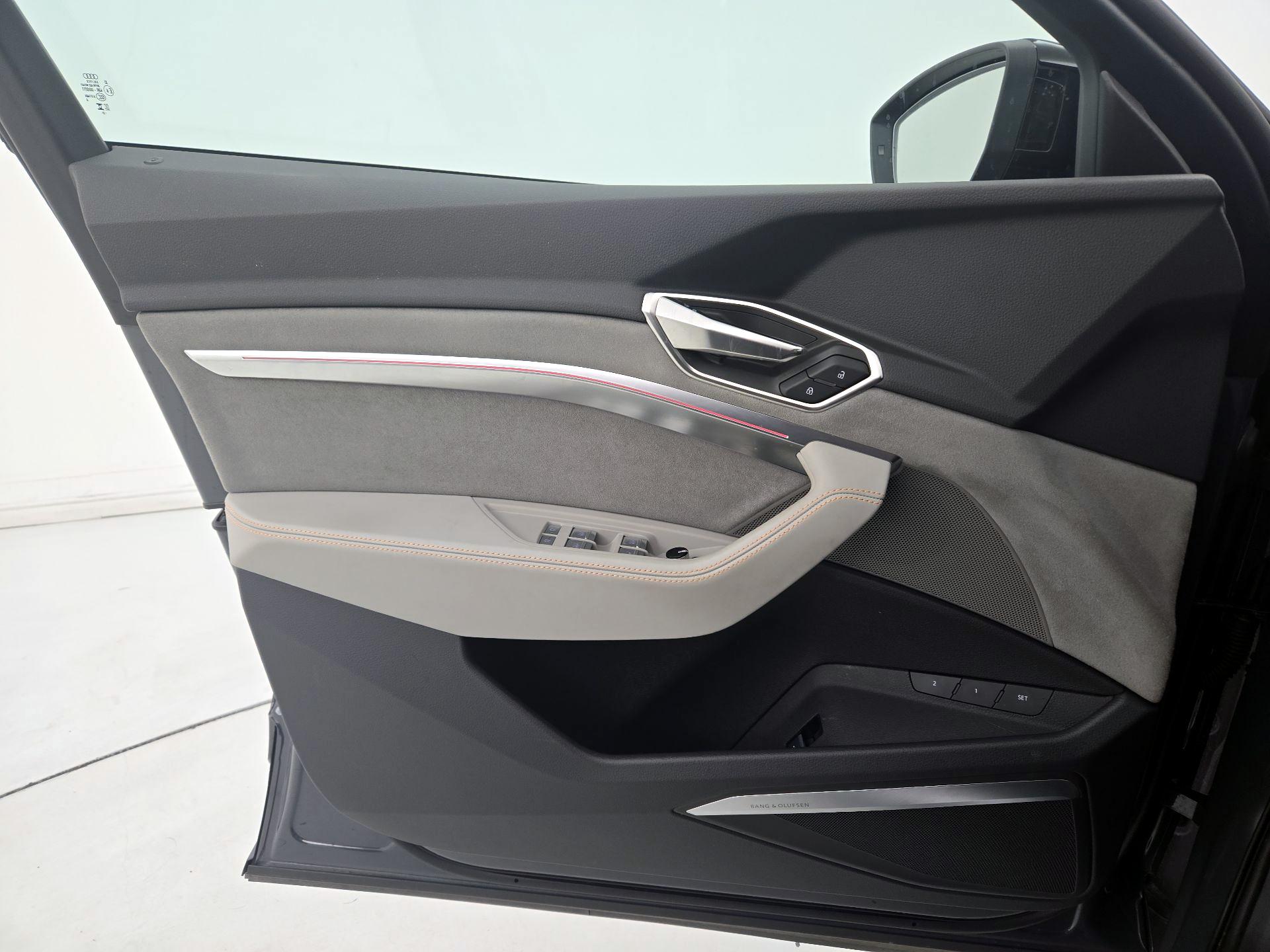 Thumbnail: 2024 Audi Q8 e-tron - 12