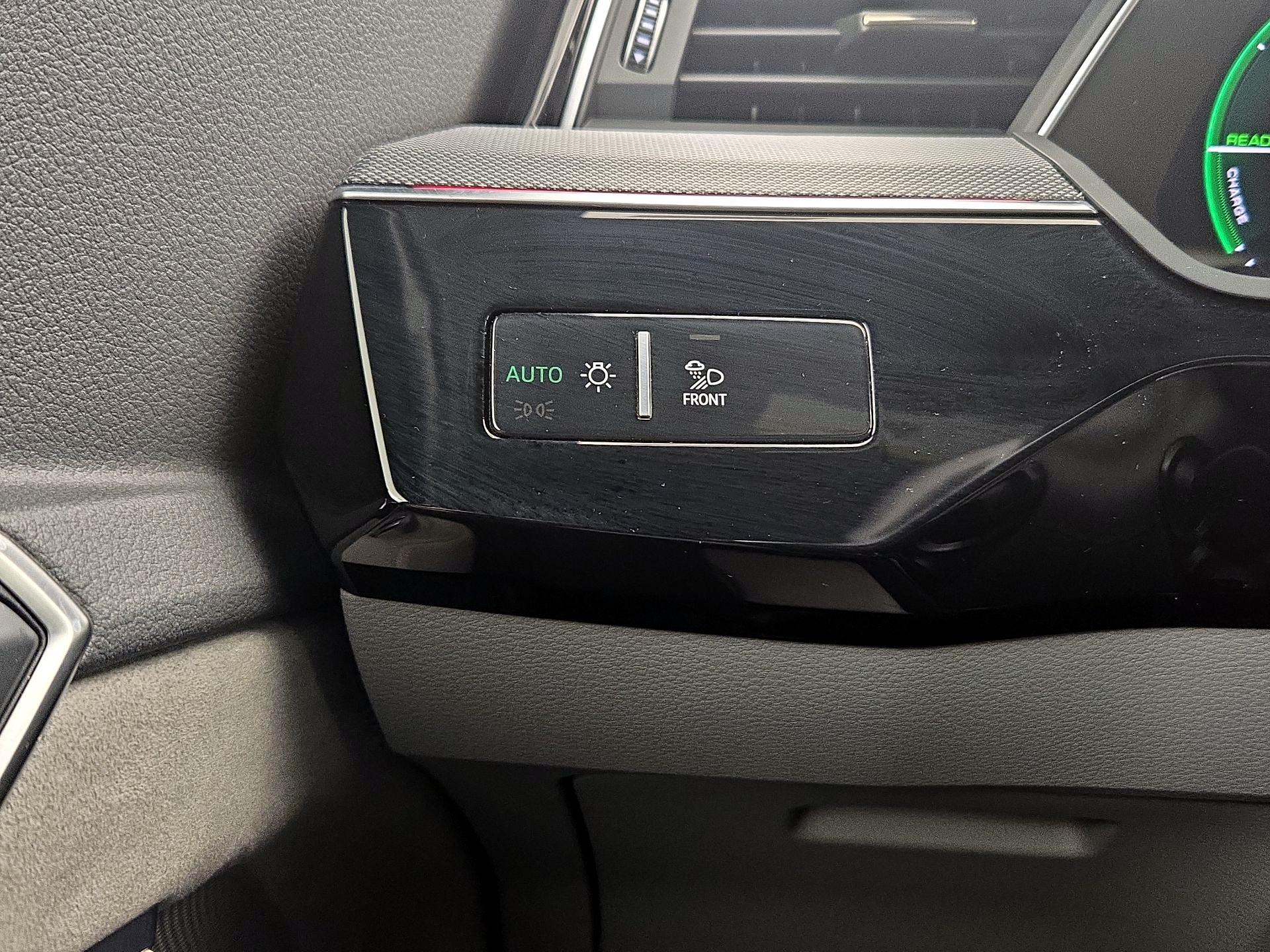 Thumbnail: 2024 Audi Q8 e-tron - 13