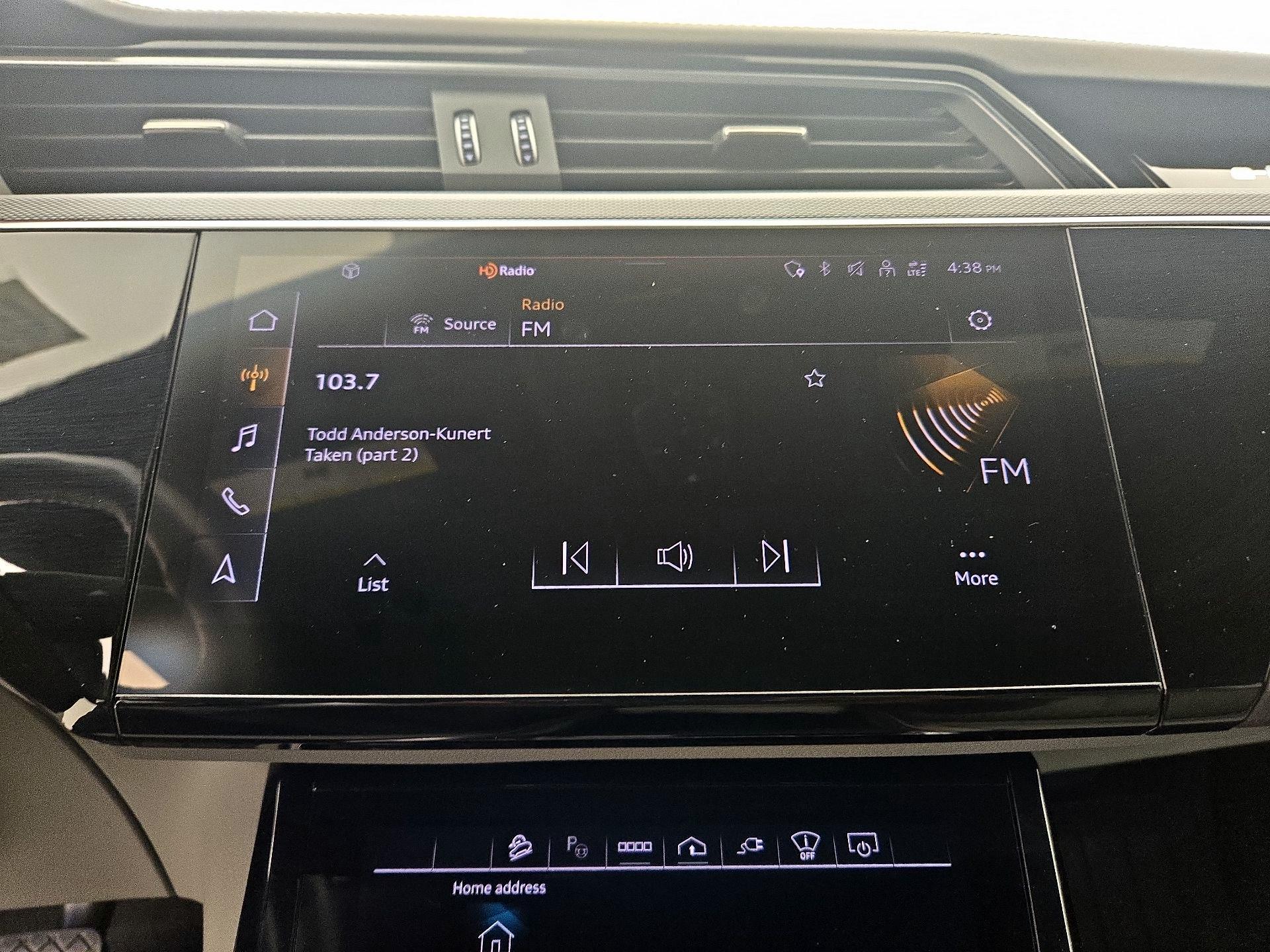 Thumbnail: 2024 Audi Q8 e-tron - 16