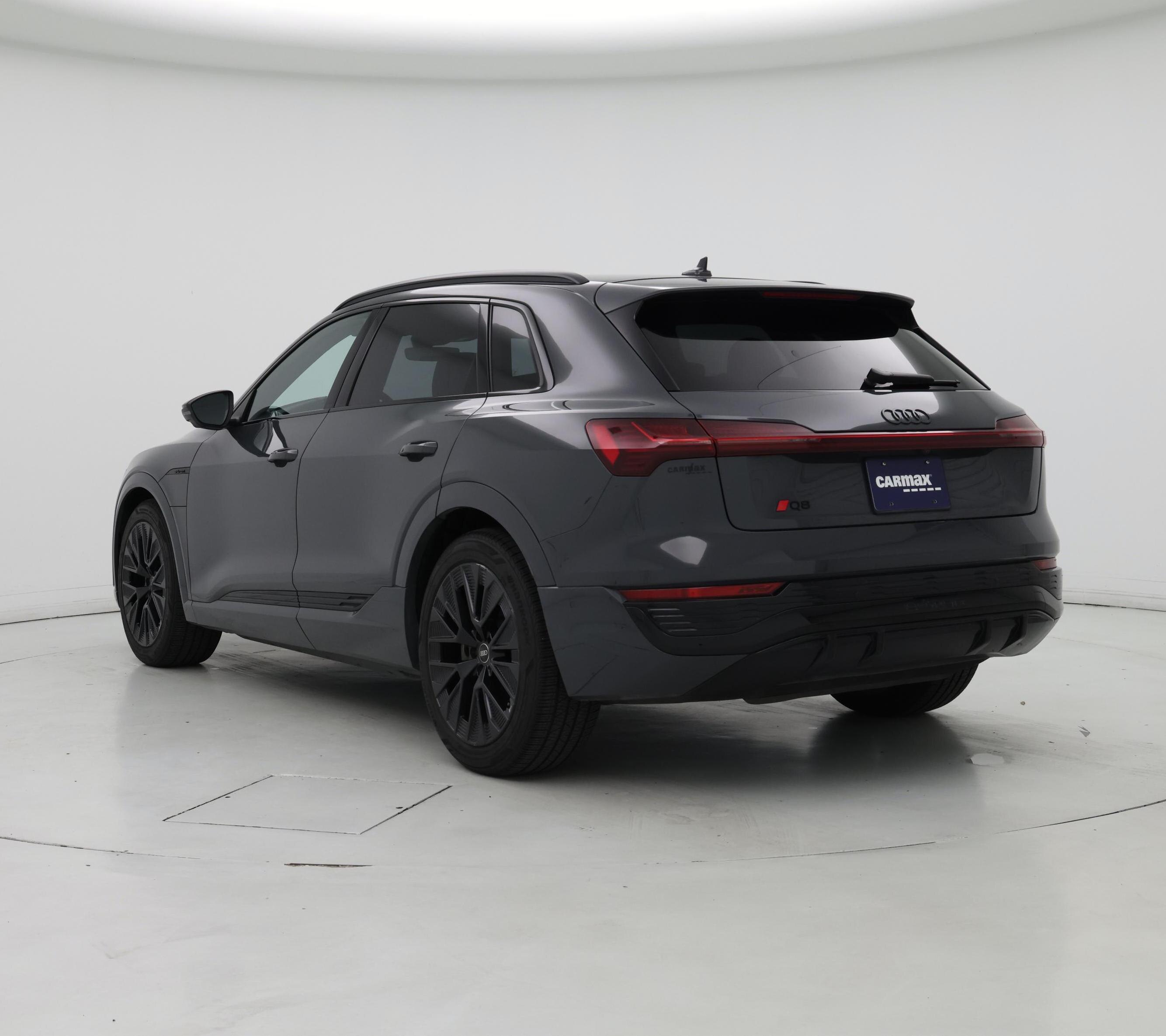 Thumbnail: 2024 Audi Q8 e-tron - 2