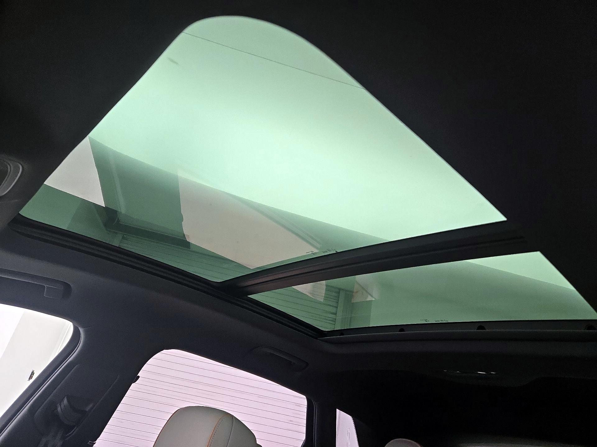 Thumbnail: 2024 Audi Q8 e-tron - 20