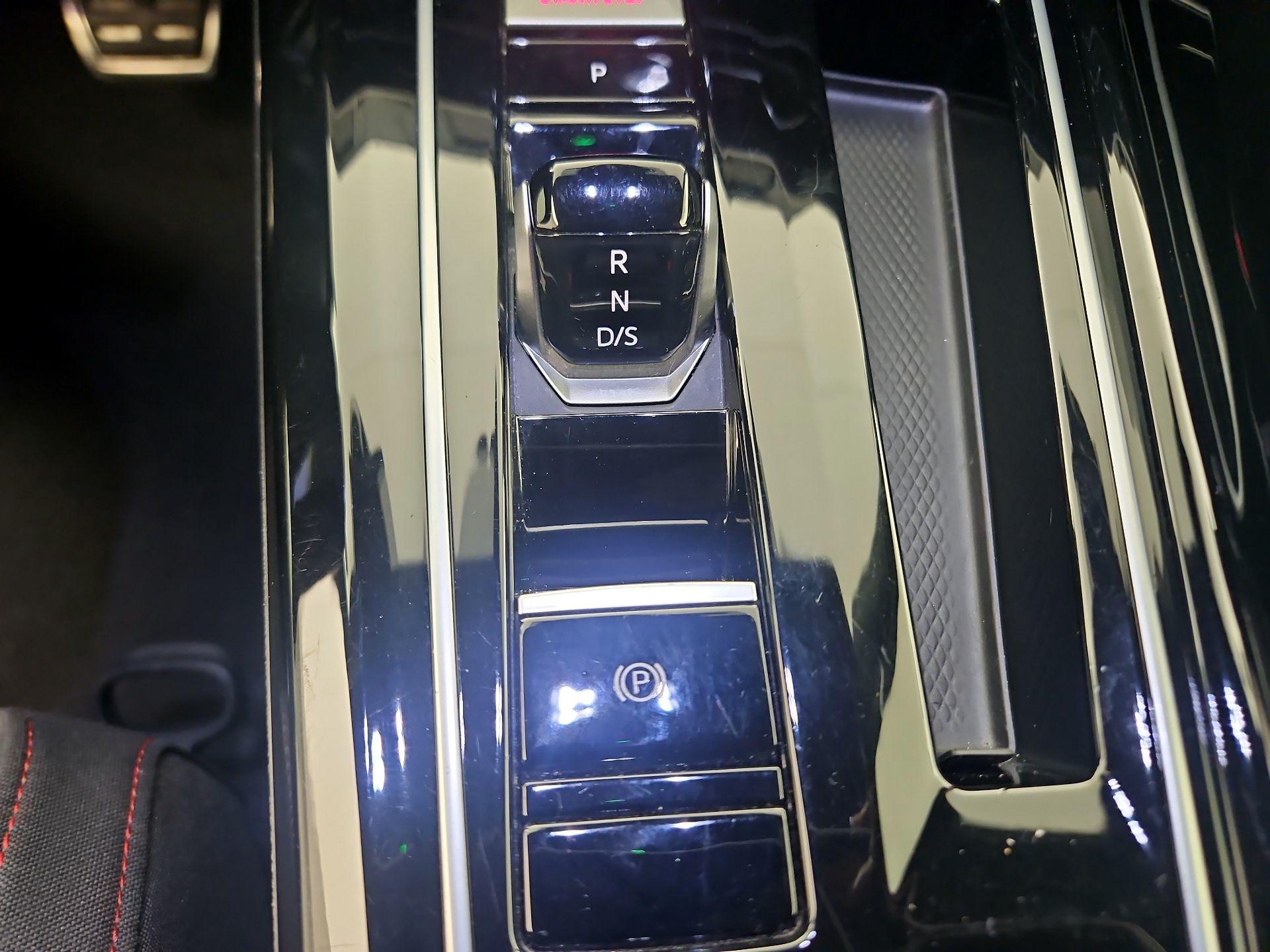 Thumbnail: 2024 Volkswagen Golf - 17