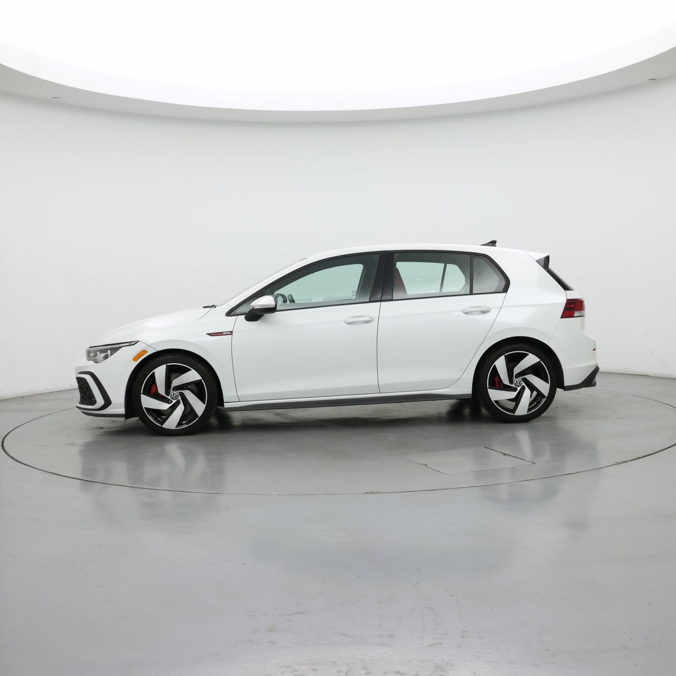 Thumbnail: 2024 Volkswagen Golf - 3