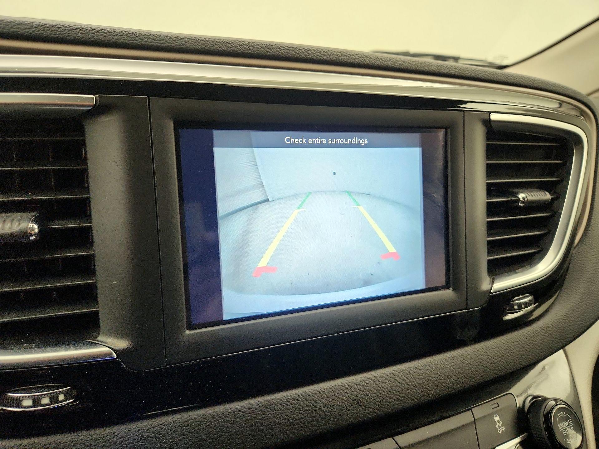 Thumbnail: 2021 Chrysler Voyager - 14