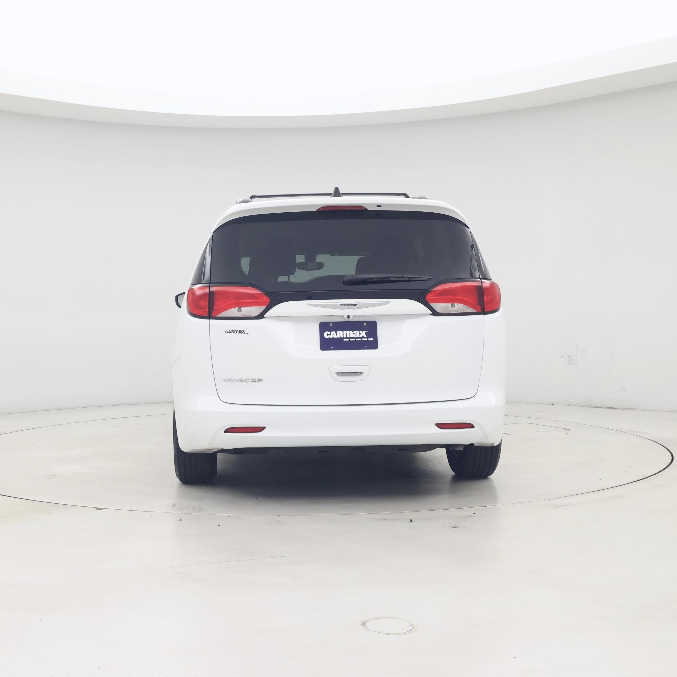 Thumbnail: 2021 Chrysler Voyager - 6