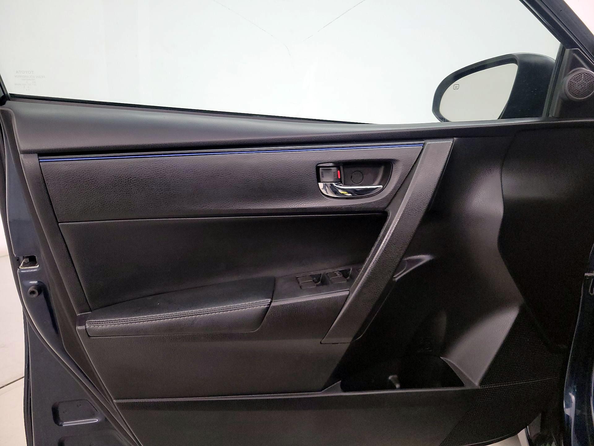 Thumbnail: 2017 Toyota Corolla - 12