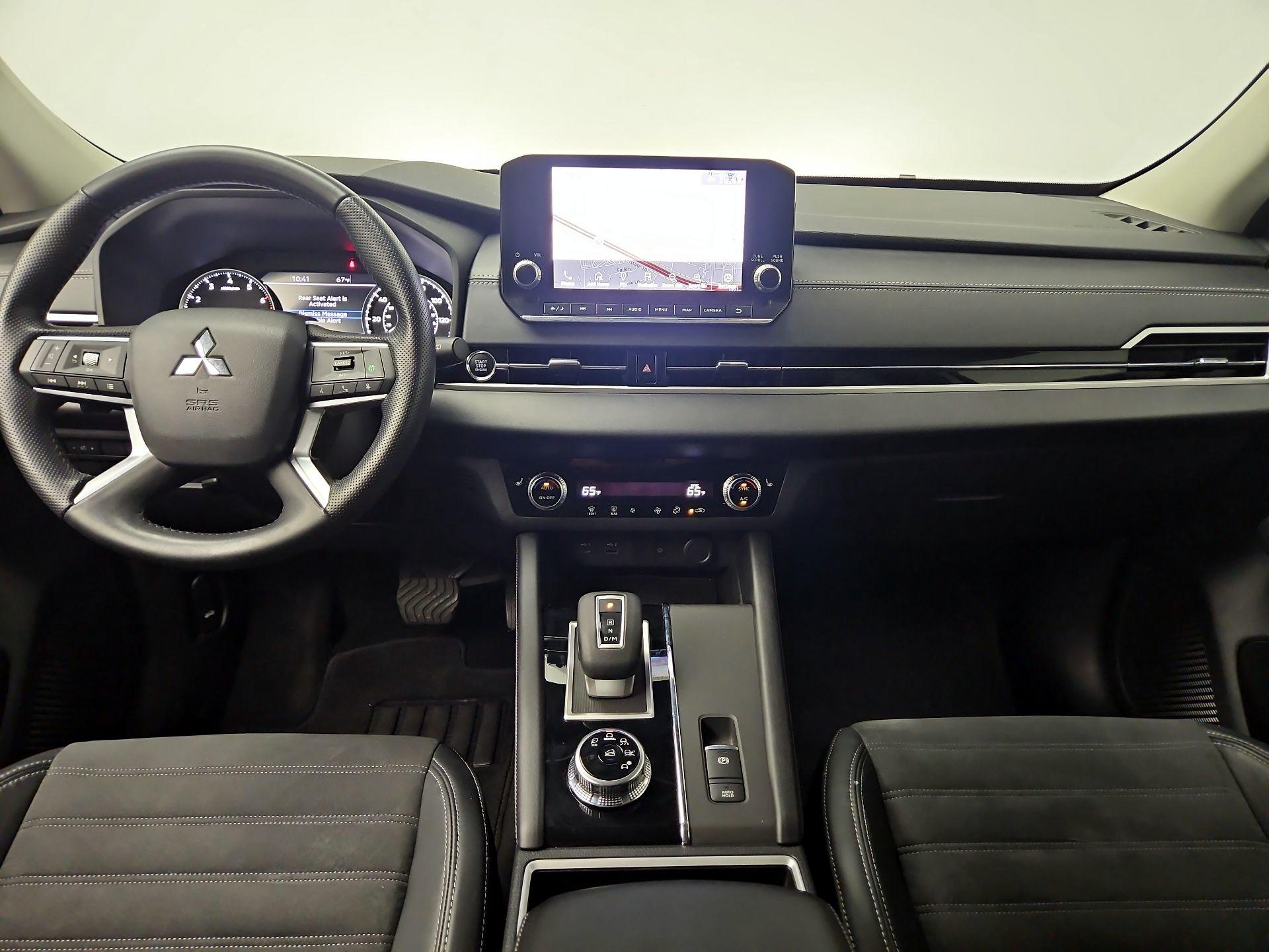 Thumbnail: 2022 Mitsubishi Outlander - 9