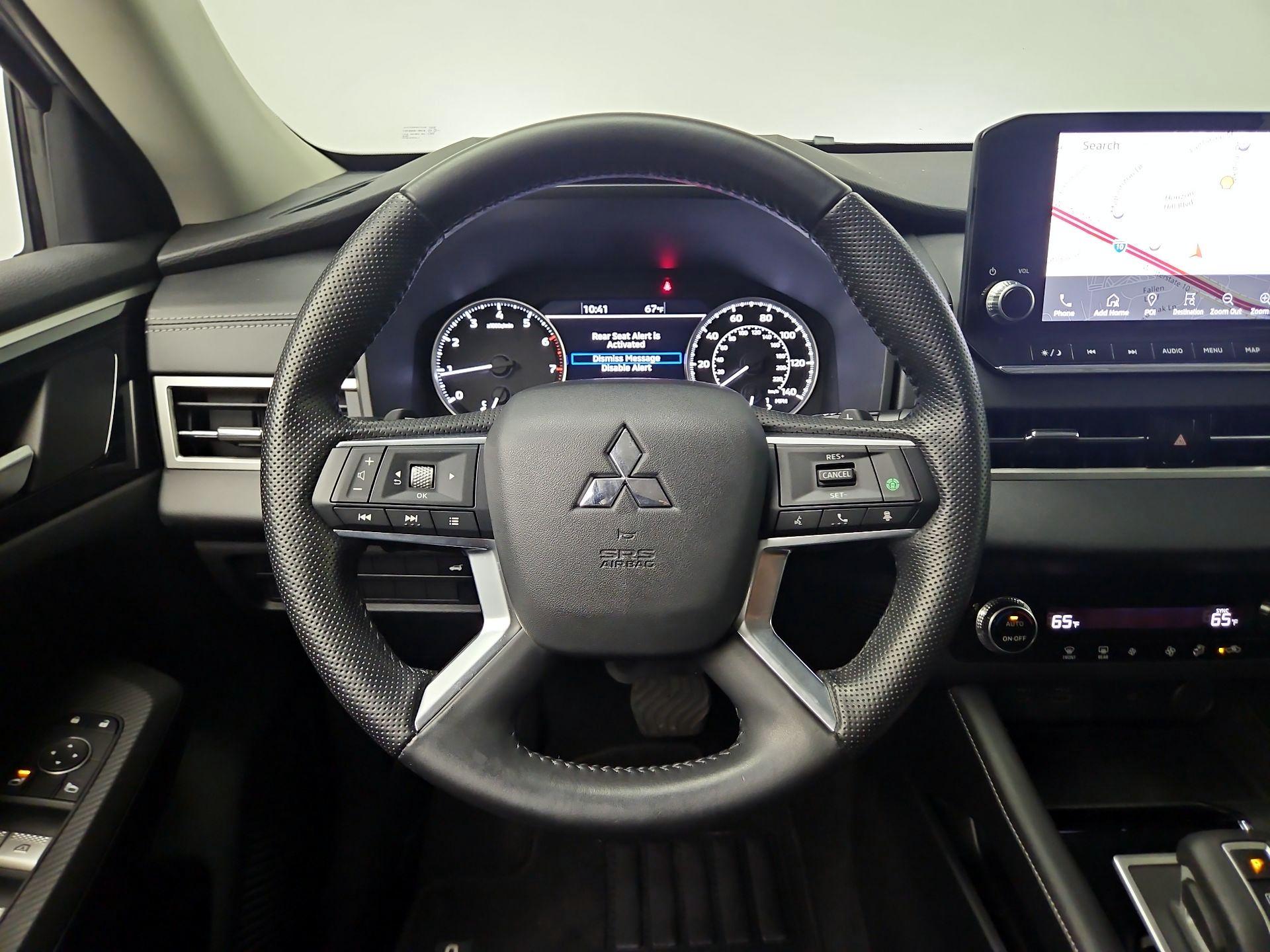 Thumbnail: 2022 Mitsubishi Outlander - 10