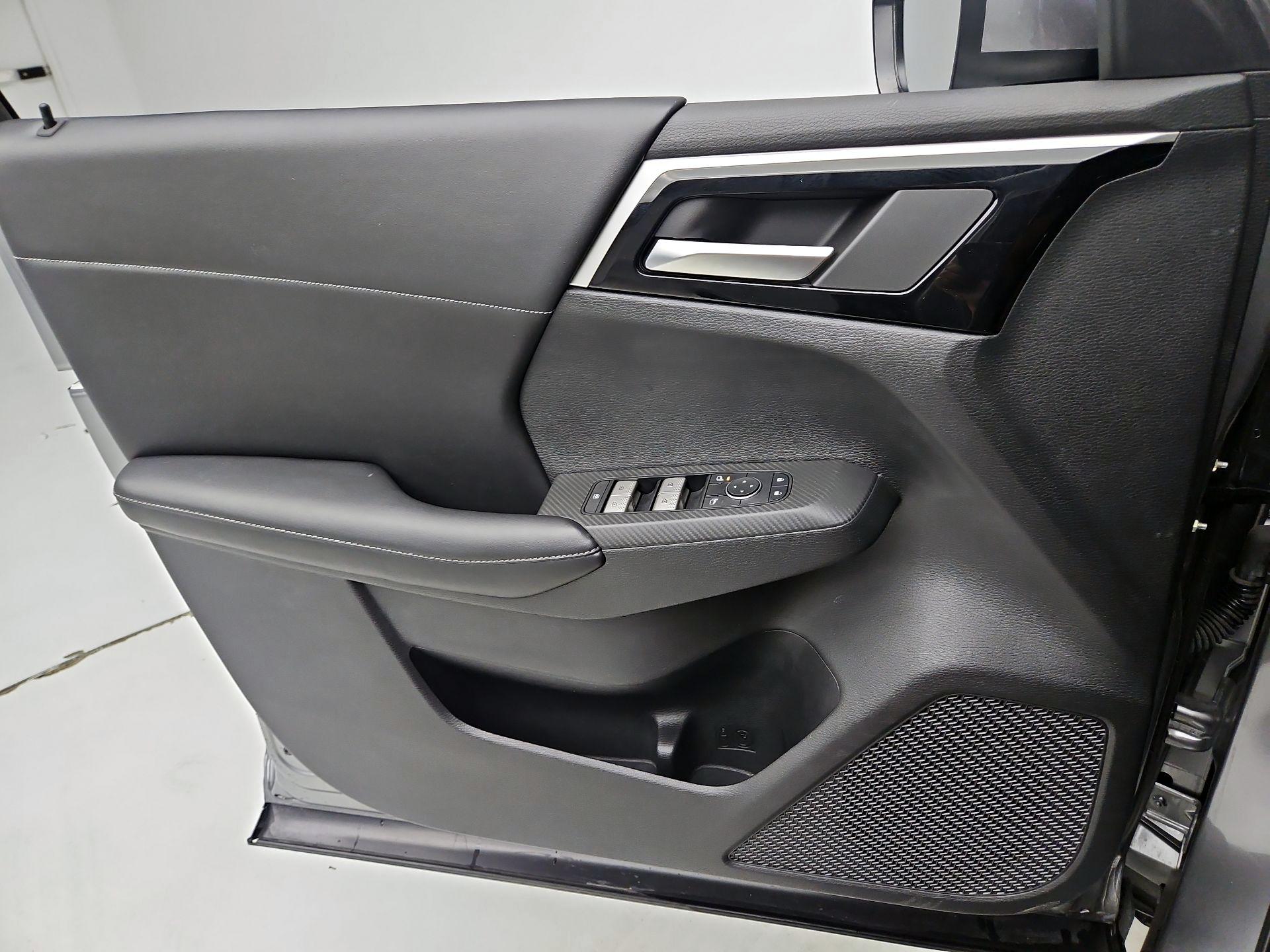 Thumbnail: 2022 Mitsubishi Outlander - 12