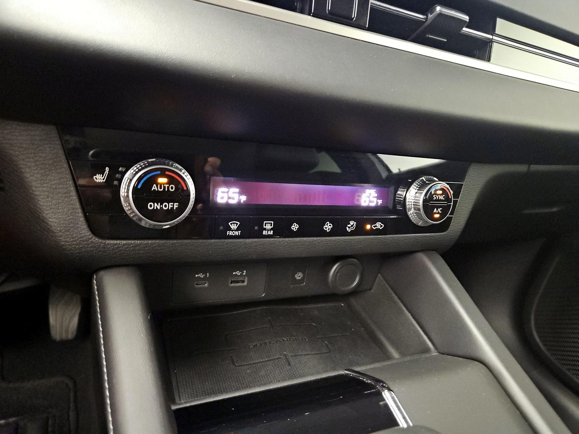 Thumbnail: 2022 Mitsubishi Outlander - 17