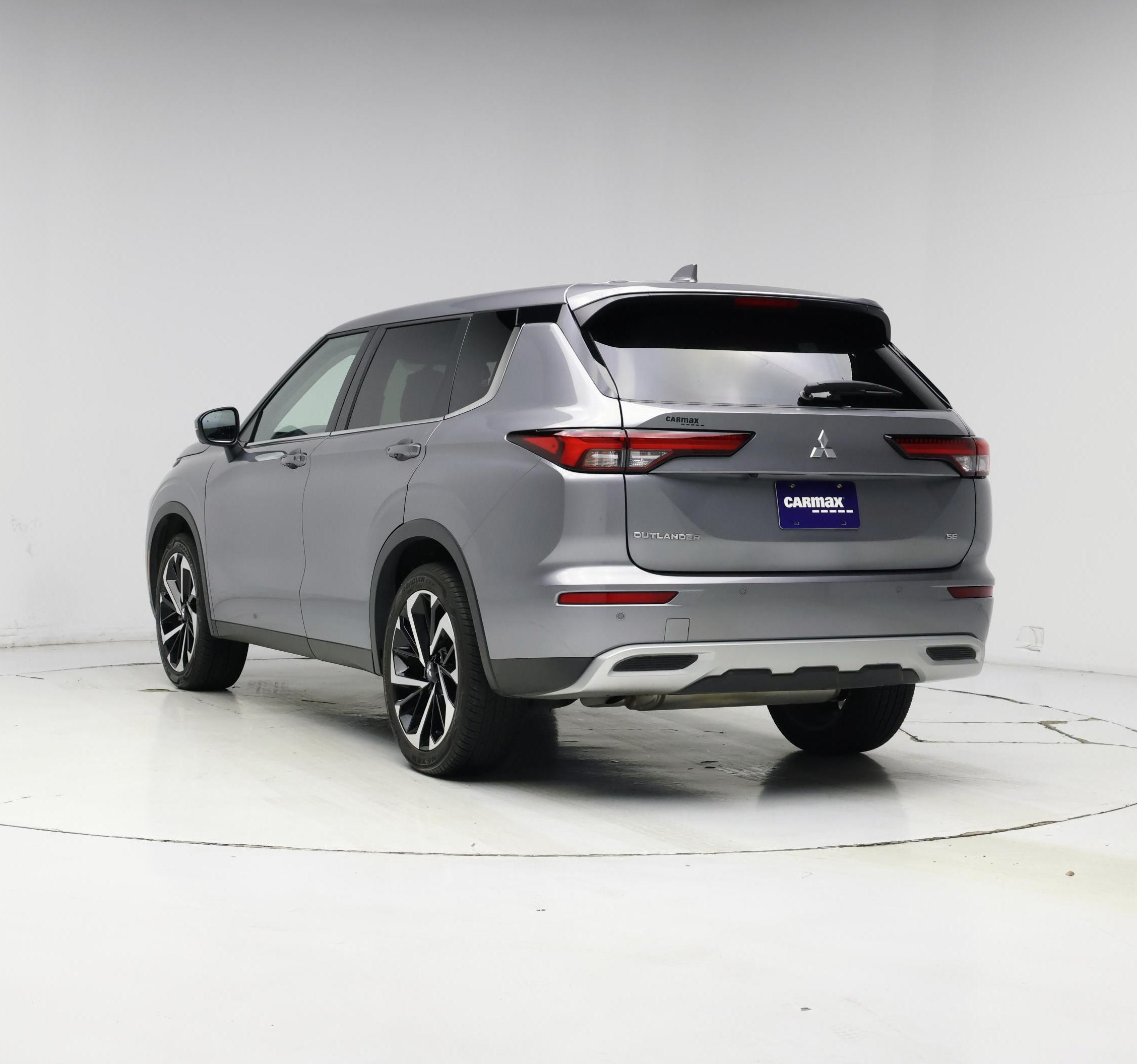 Thumbnail: 2022 Mitsubishi Outlander - 2