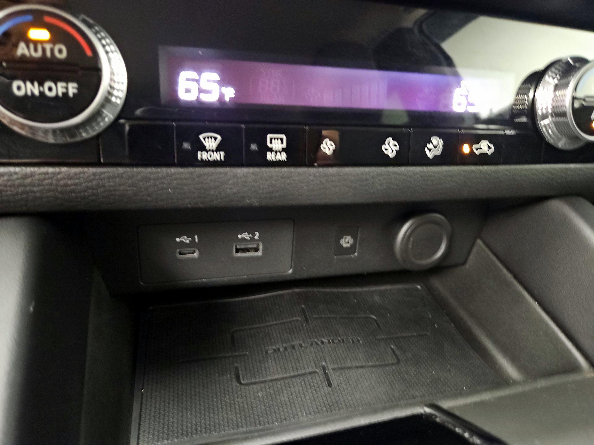 Thumbnail: 2022 Mitsubishi Outlander - 19