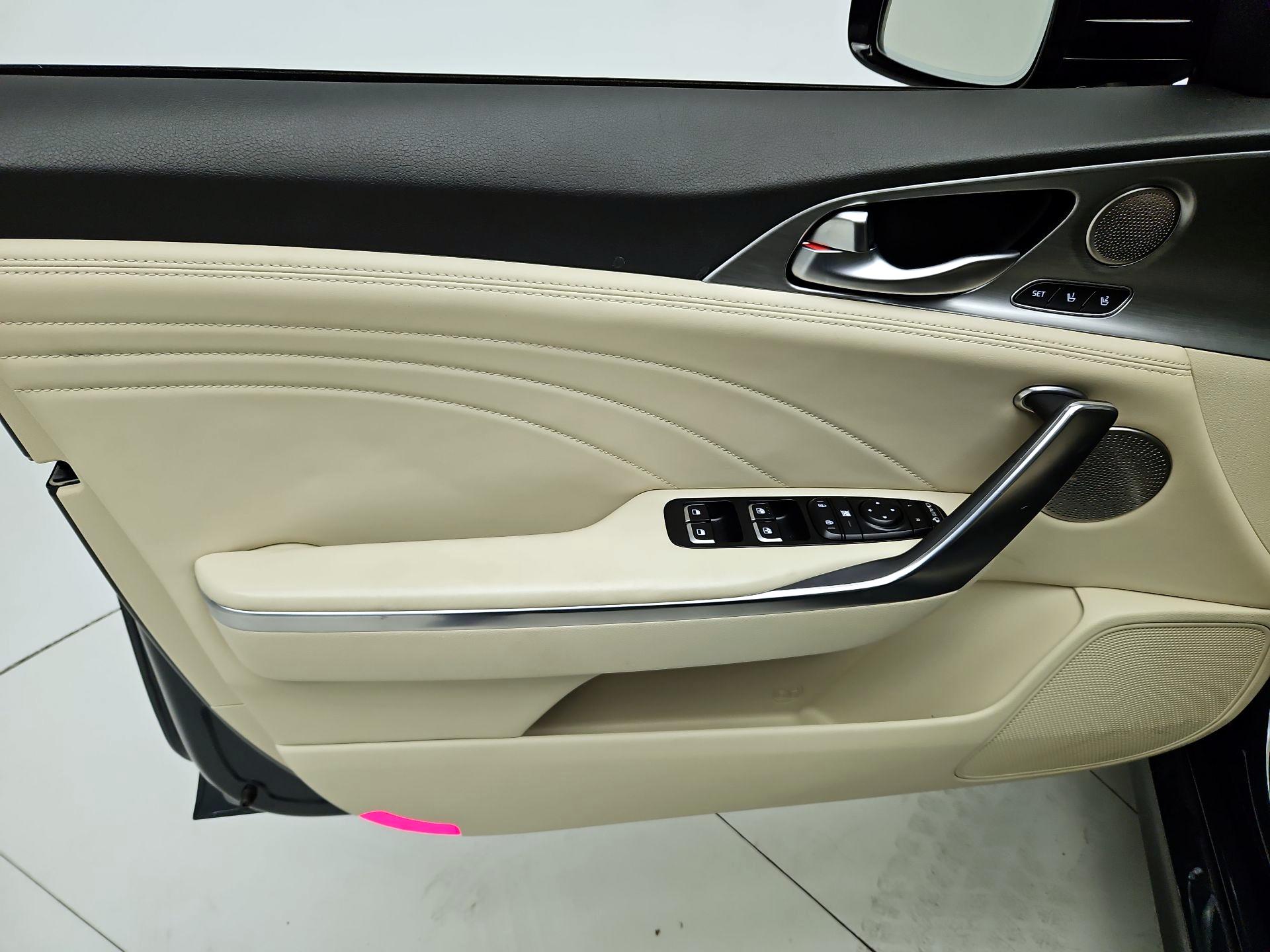 Thumbnail: 2023 Kia Stinger - 12