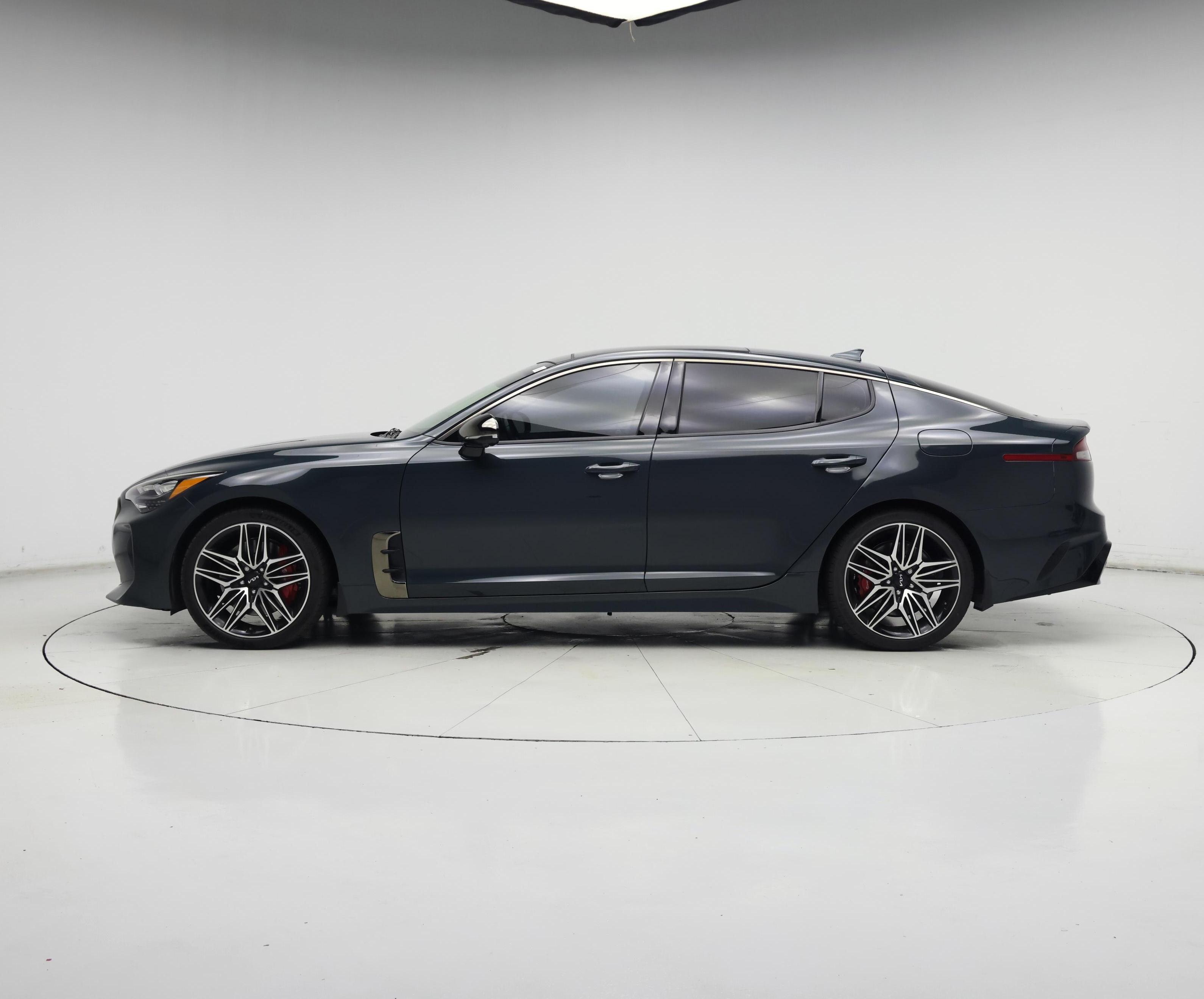 Thumbnail: 2023 Kia Stinger - 3