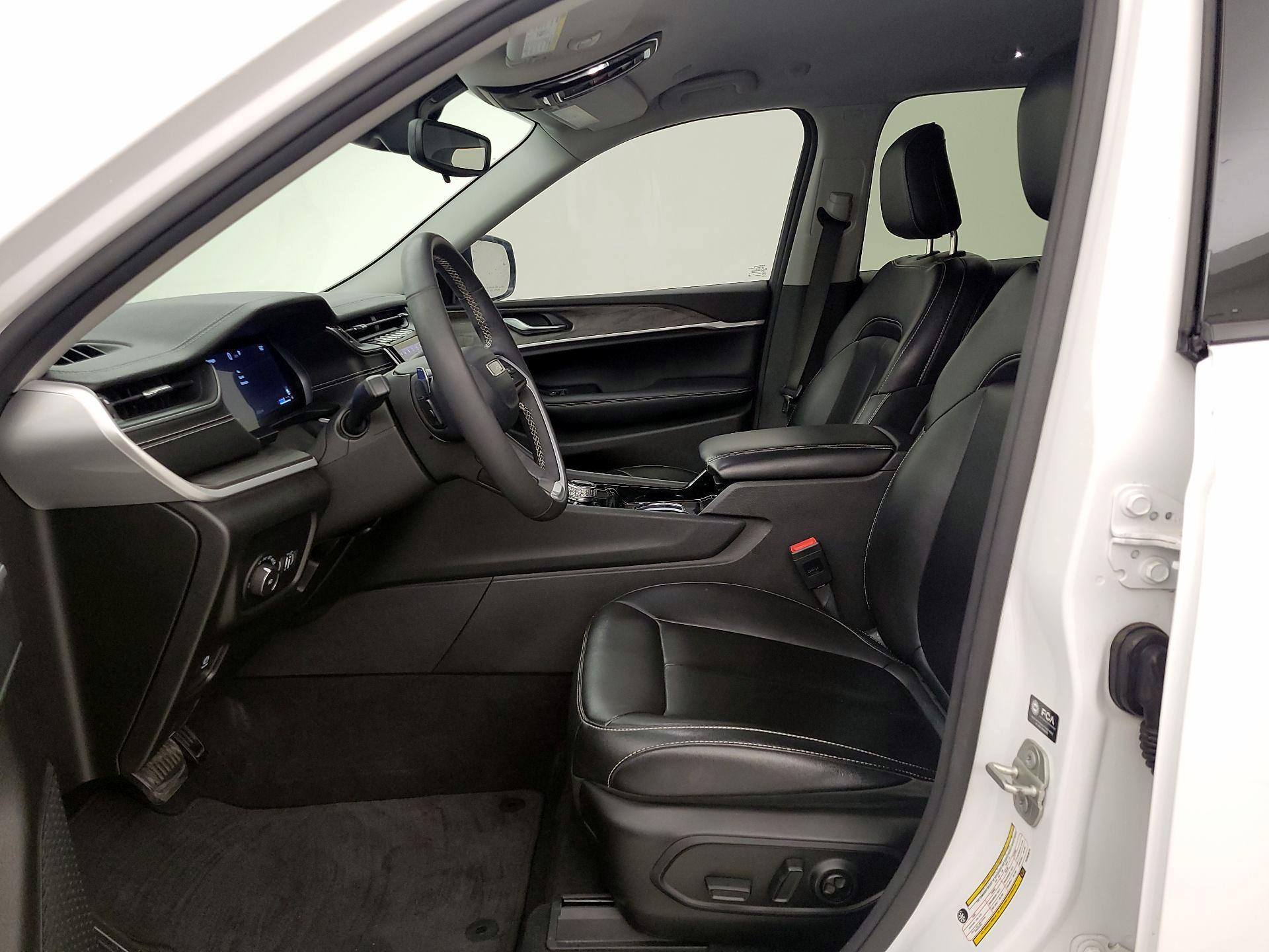 Thumbnail: 2023 Jeep Grand Cherokee - 11