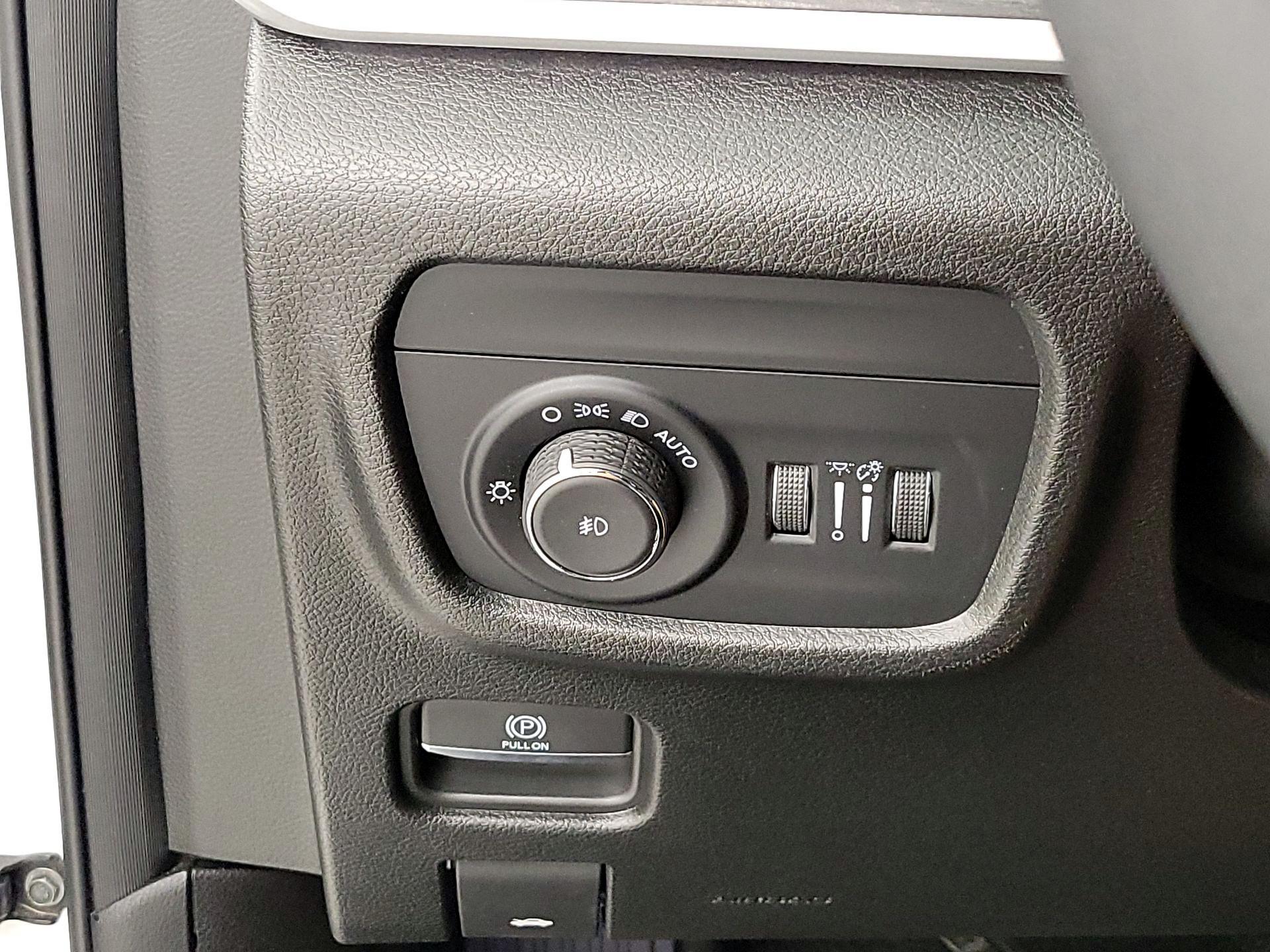 Thumbnail: 2023 Jeep Grand Cherokee - 13