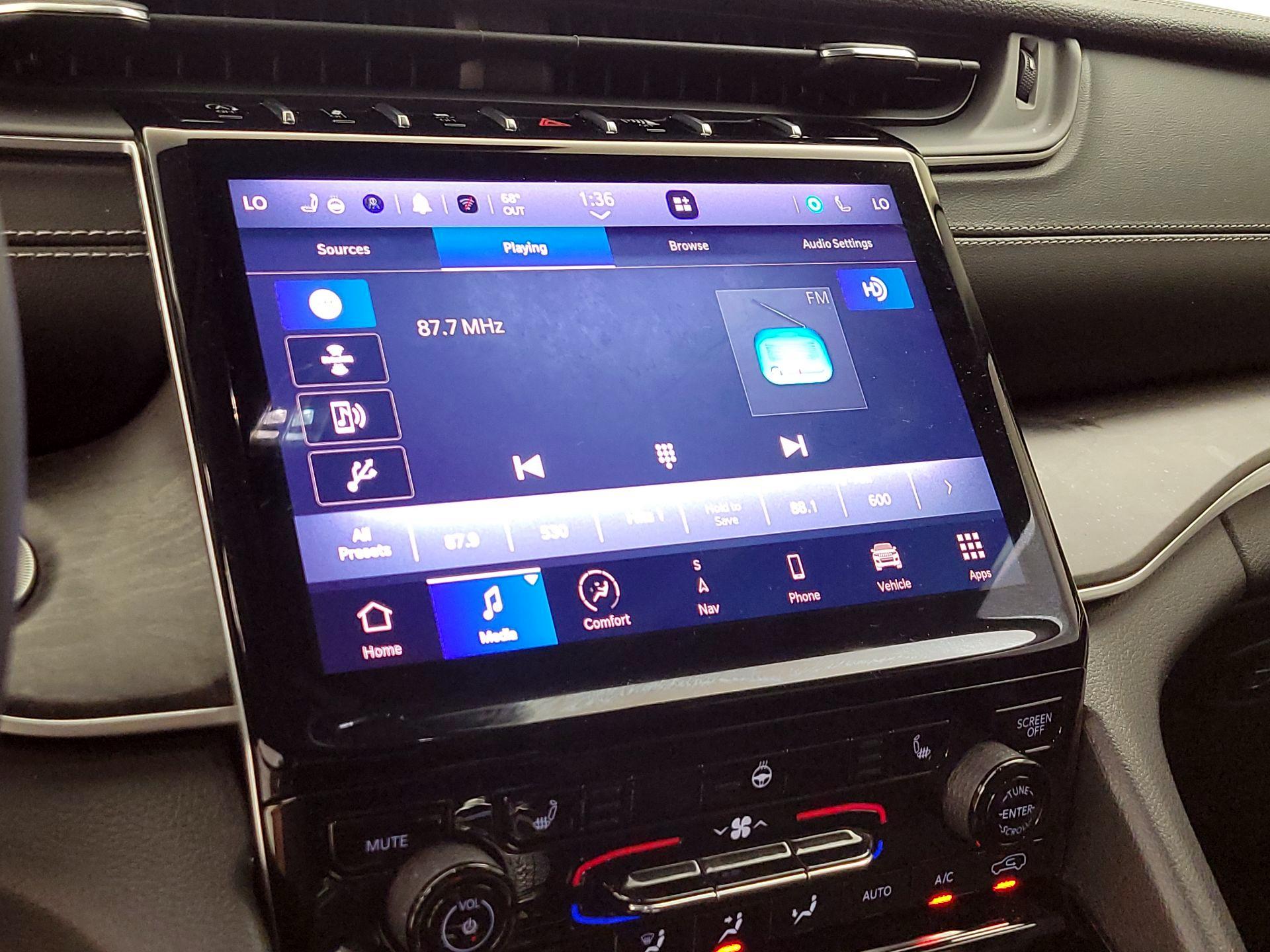 Thumbnail: 2023 Jeep Grand Cherokee - 16