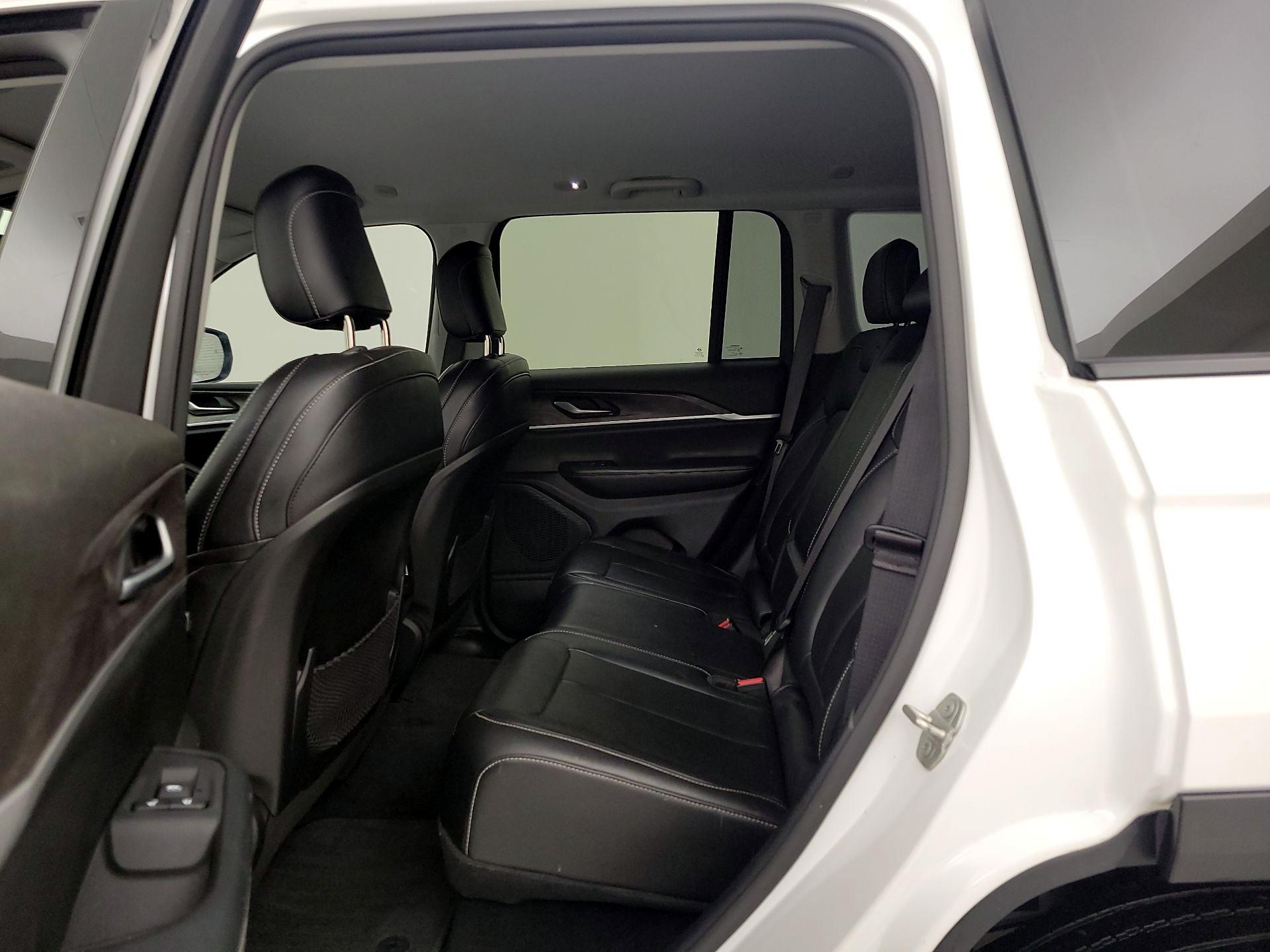 Thumbnail: 2023 Jeep Grand Cherokee - 20