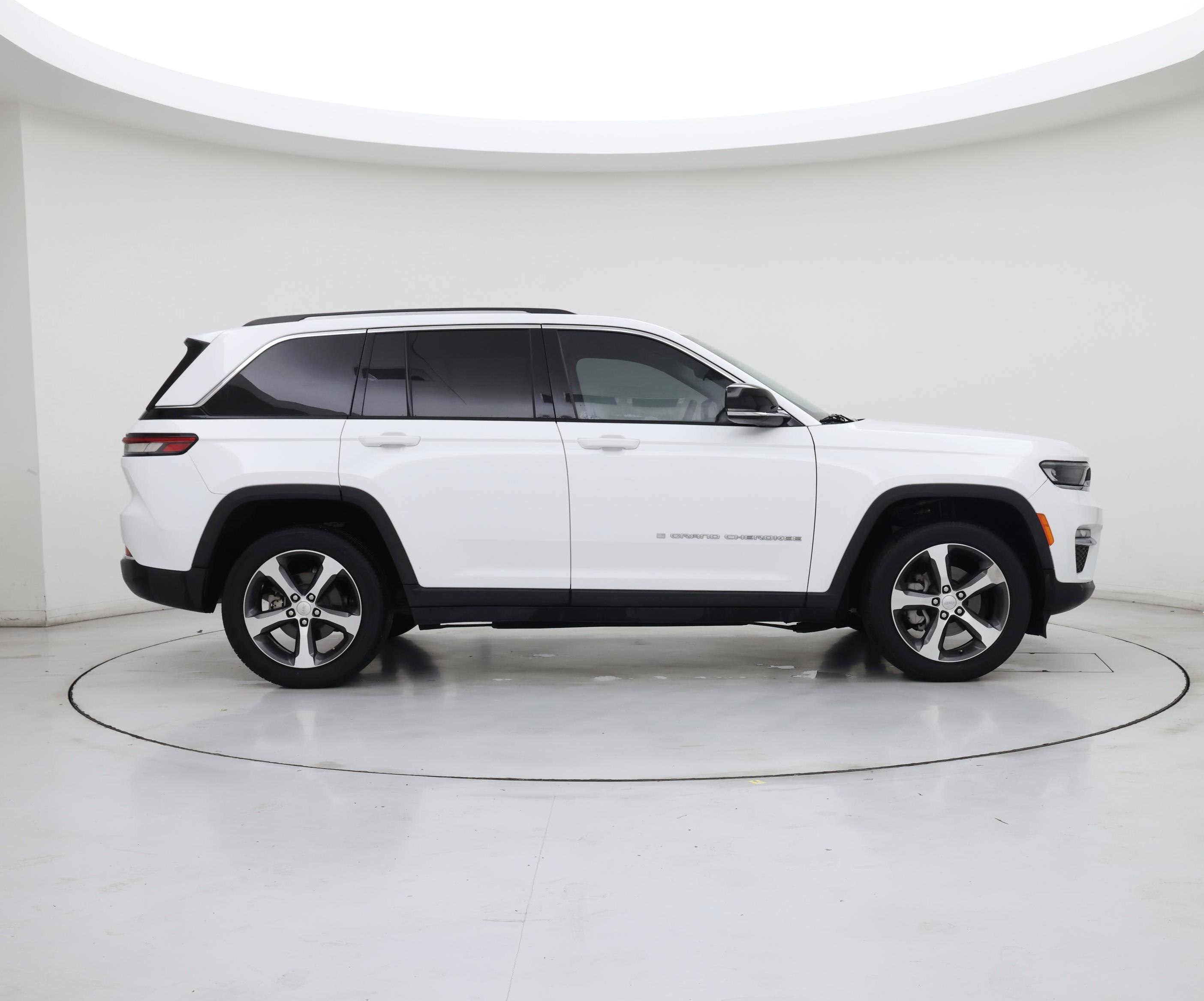 Thumbnail: 2023 Jeep Grand Cherokee - 7