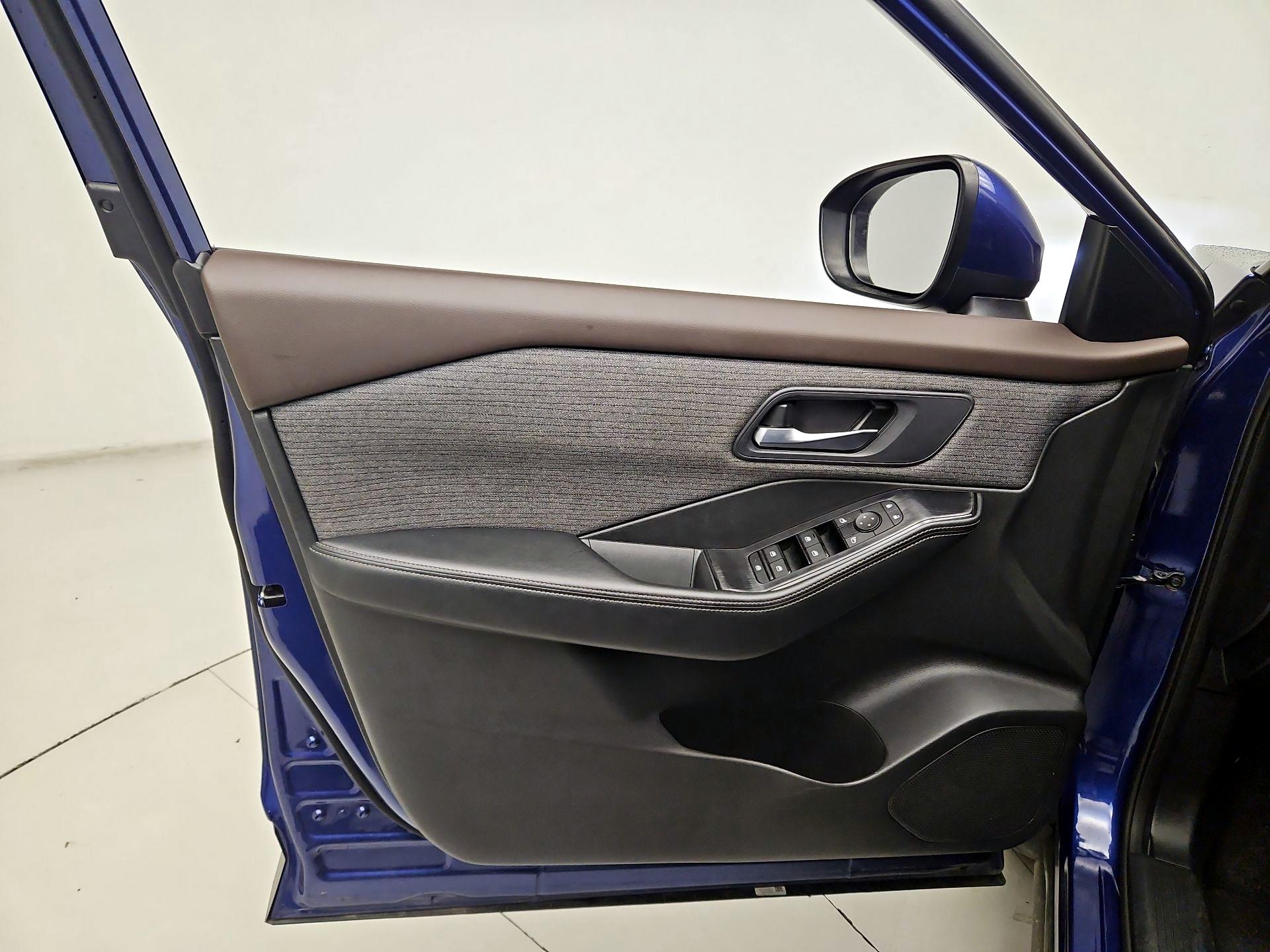 Thumbnail: 2023 Nissan Rogue - 12