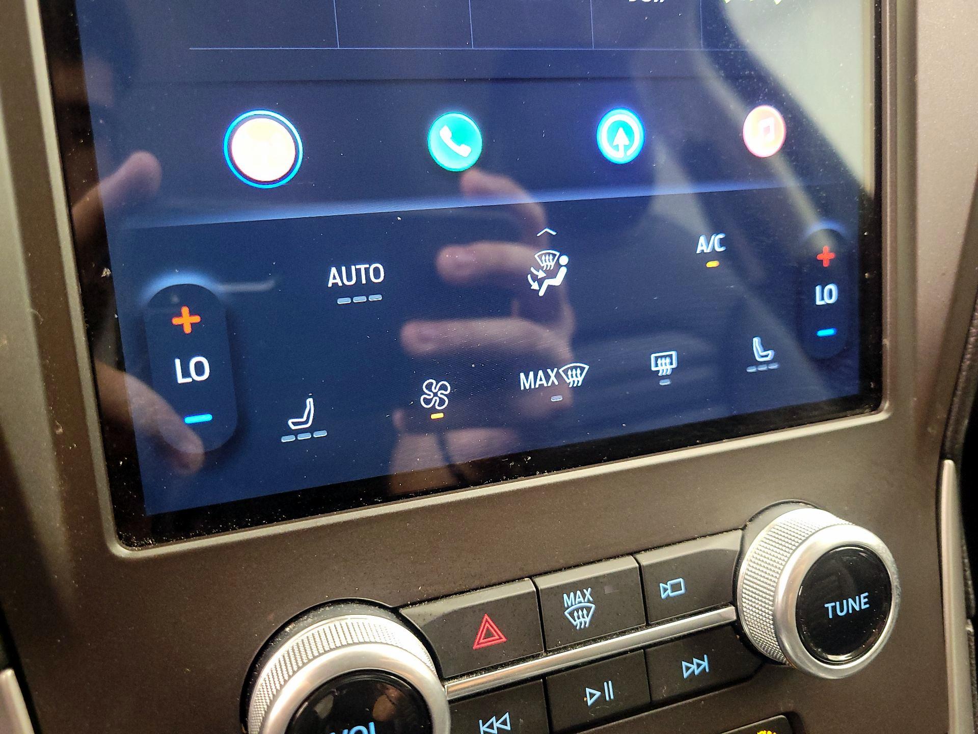 Thumbnail: 2021 Ford Edge - 17